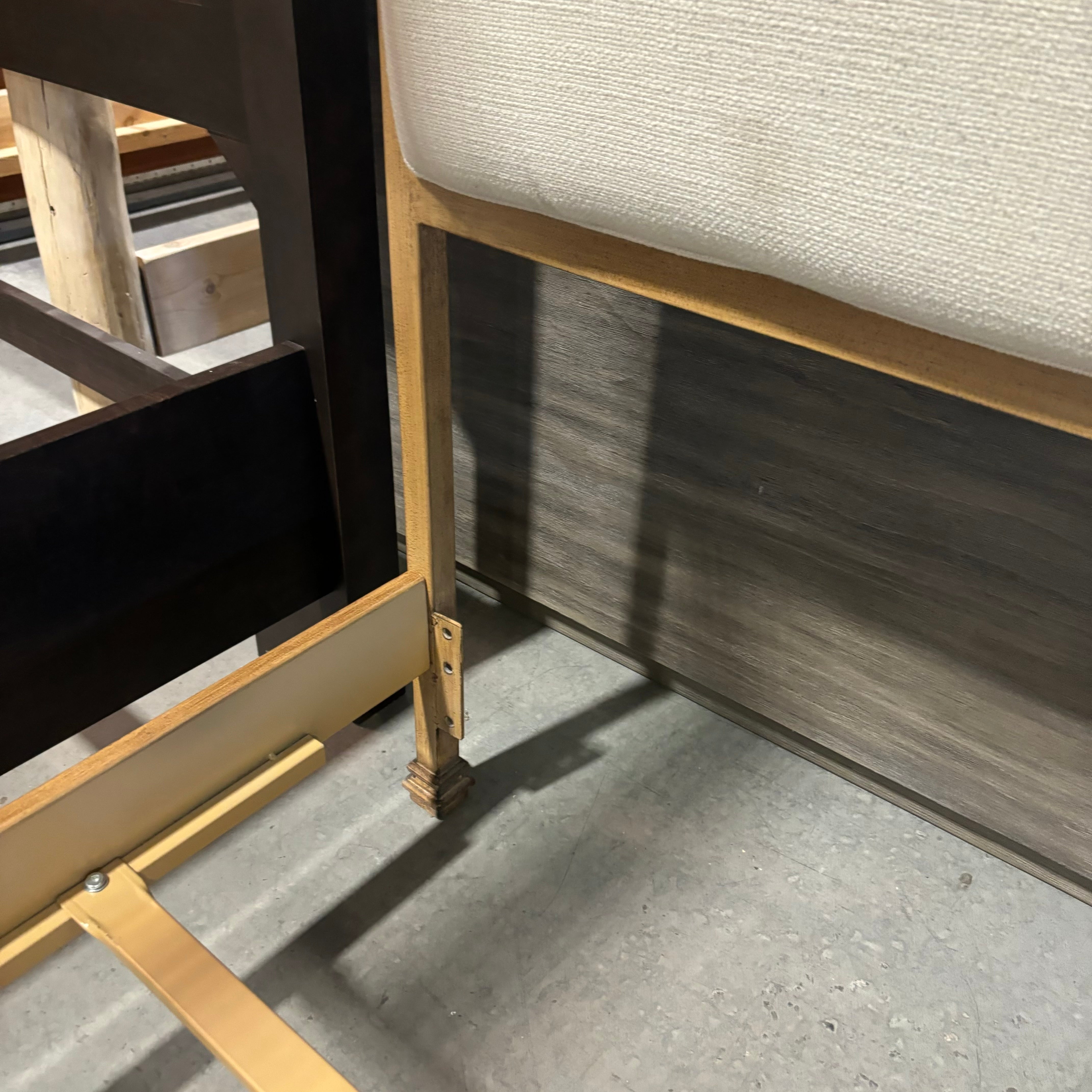 KING Calvados Natural Oak Finished Steel Bed Set 80"x 84"x 61"