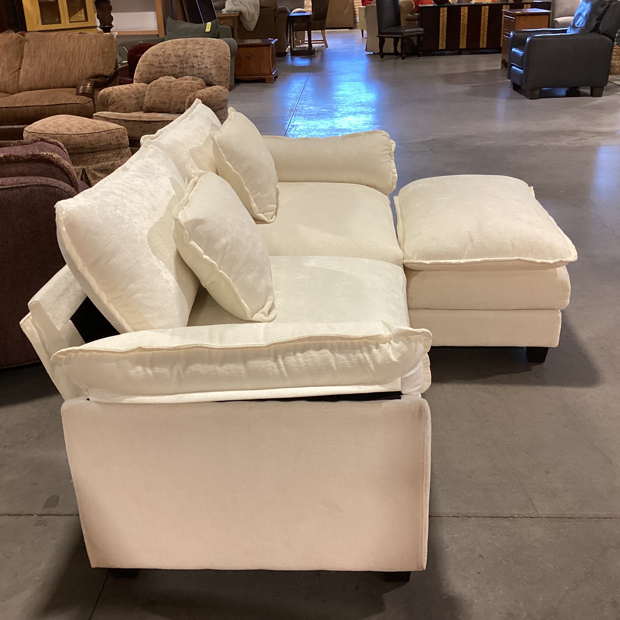 Cream Chenille Woven 3 Piece Modular with Ottoman Sofa 86"x 37"x 32"