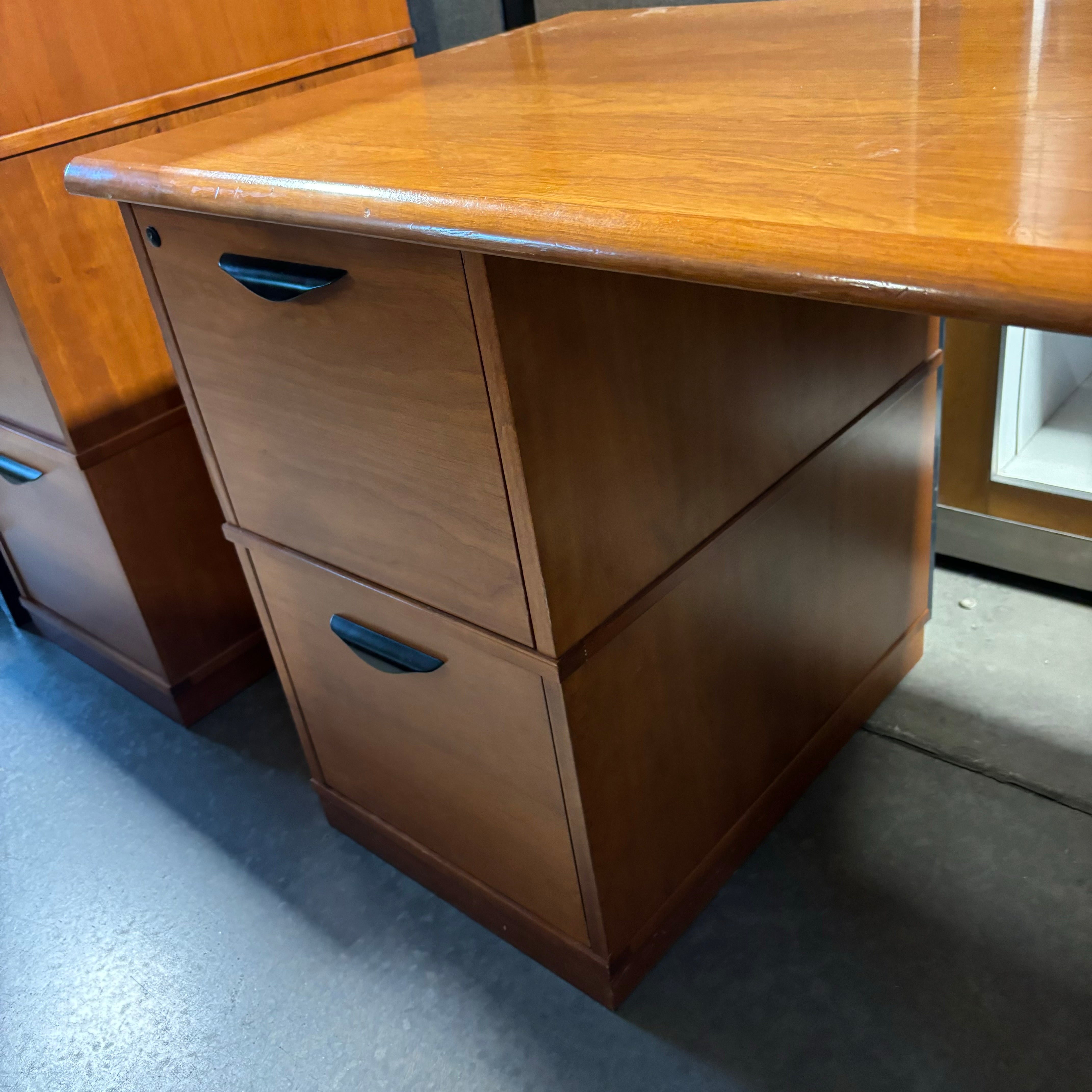 Lizell Quality Furniture Cherry Wood 5 Drawer Desk 60"x 25"x 29"
