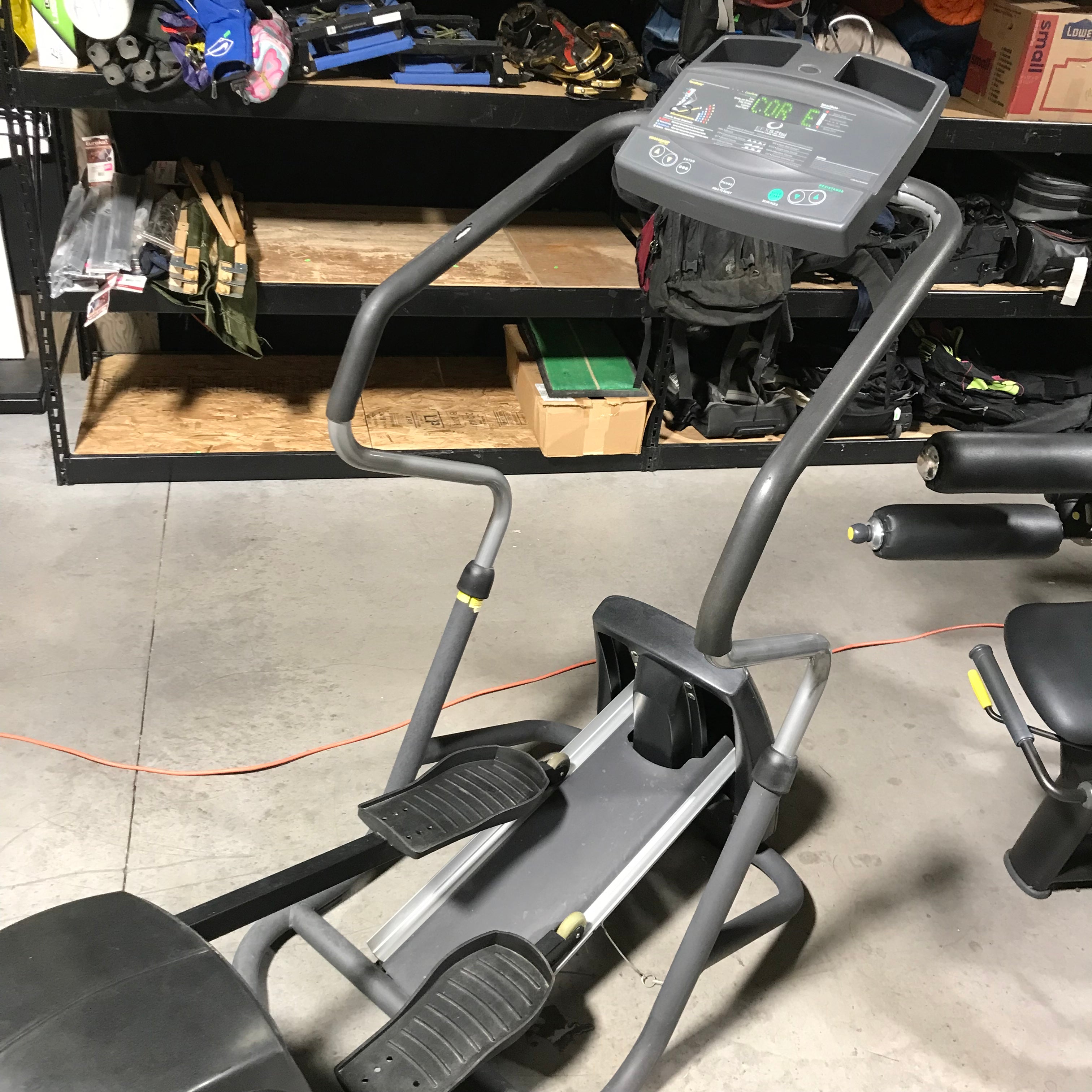 76"x 30"x 63" Precor EFX5.21si Elliptical