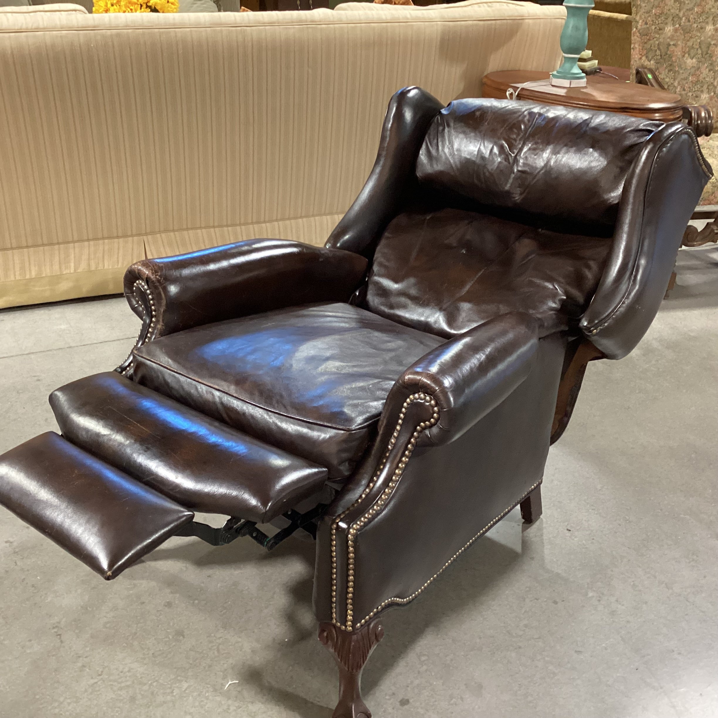 Bradington Young Leather Nailhead Claw & Ball Feet Winged Recliner Chair 34"x 38" to 68"x 40"