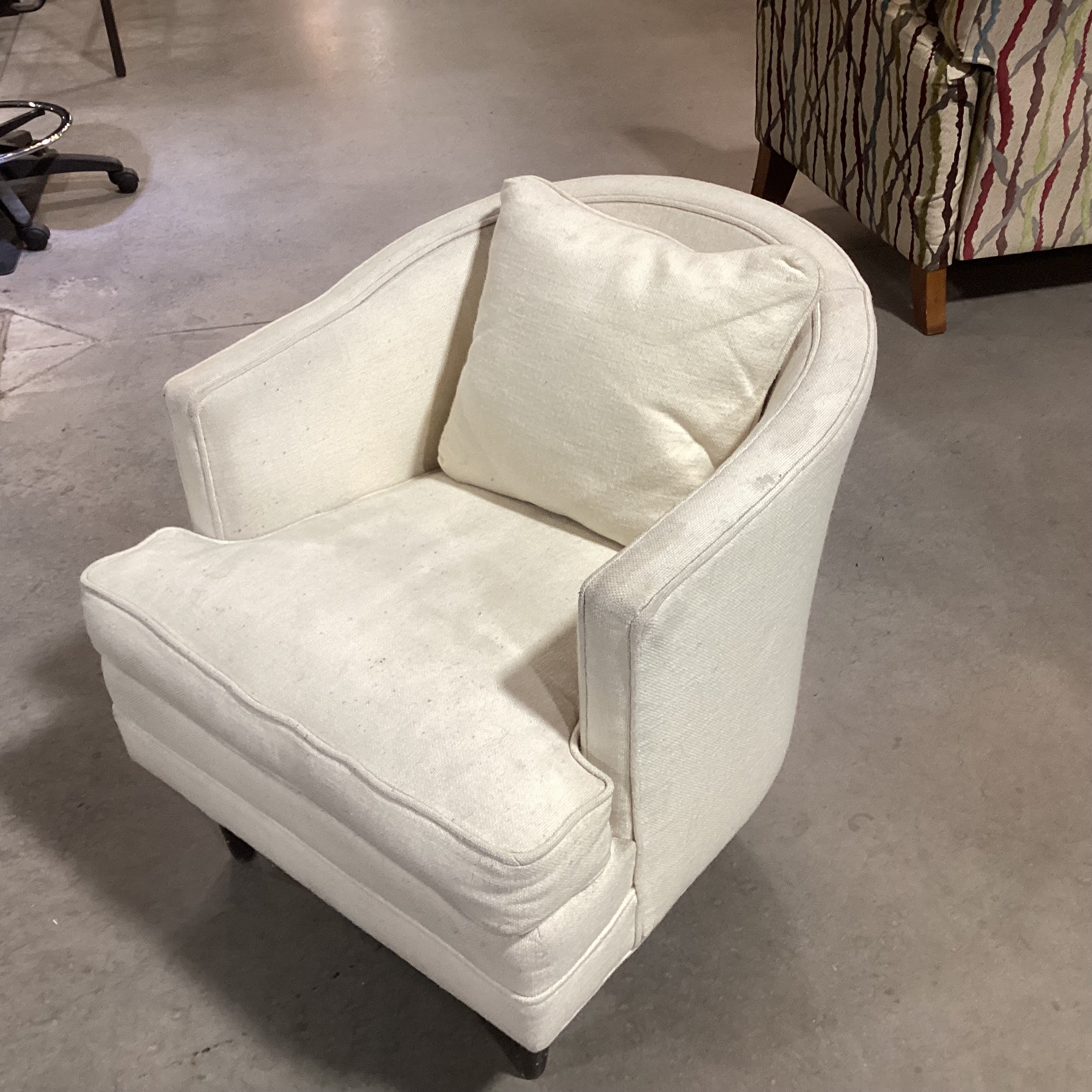 Cream Woven Barrel Style Chair 26"x 31"x 29"