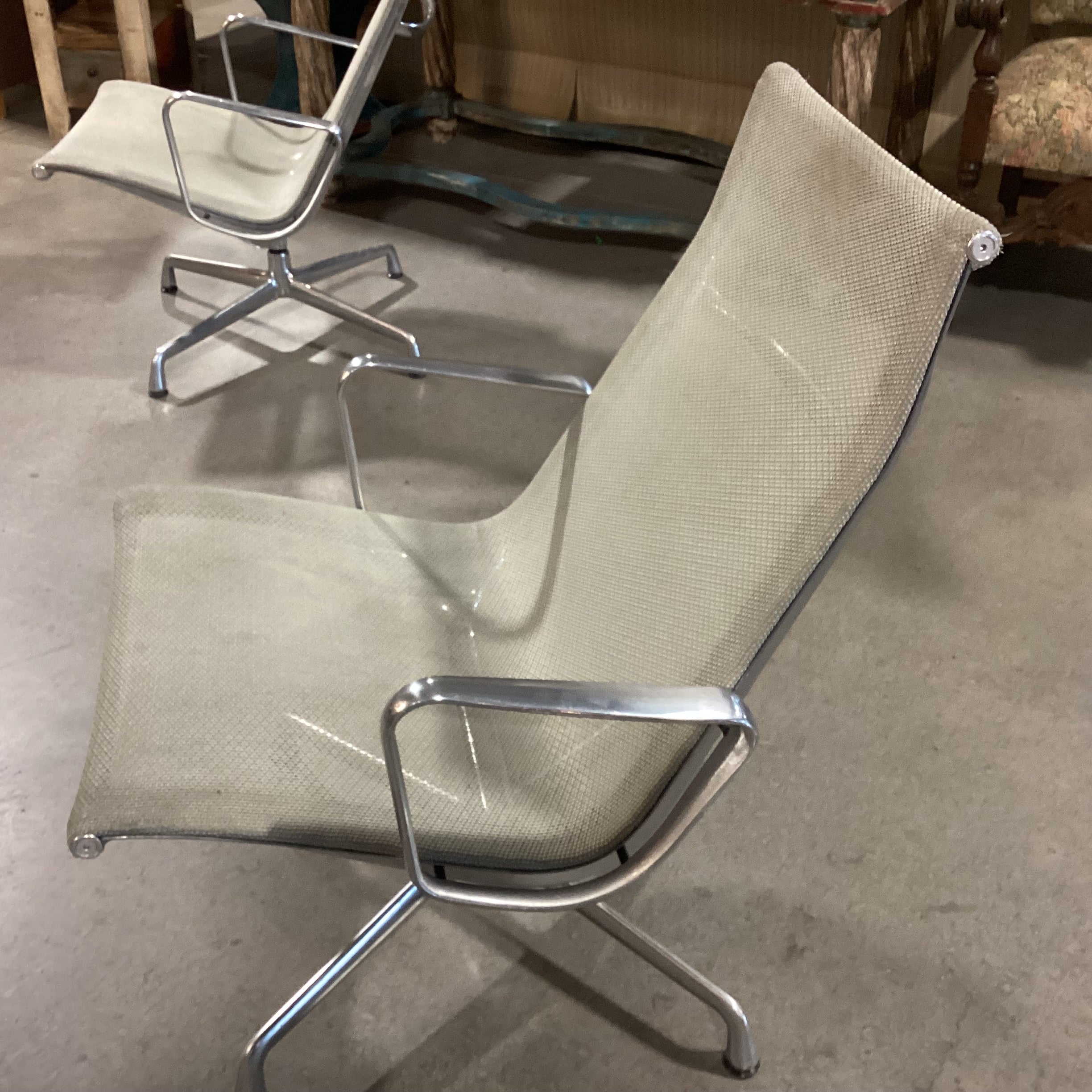 Vintage Eames Grey Mesh & Aluminum Mid Century Modern Office Chair 25"x 27"x 35"