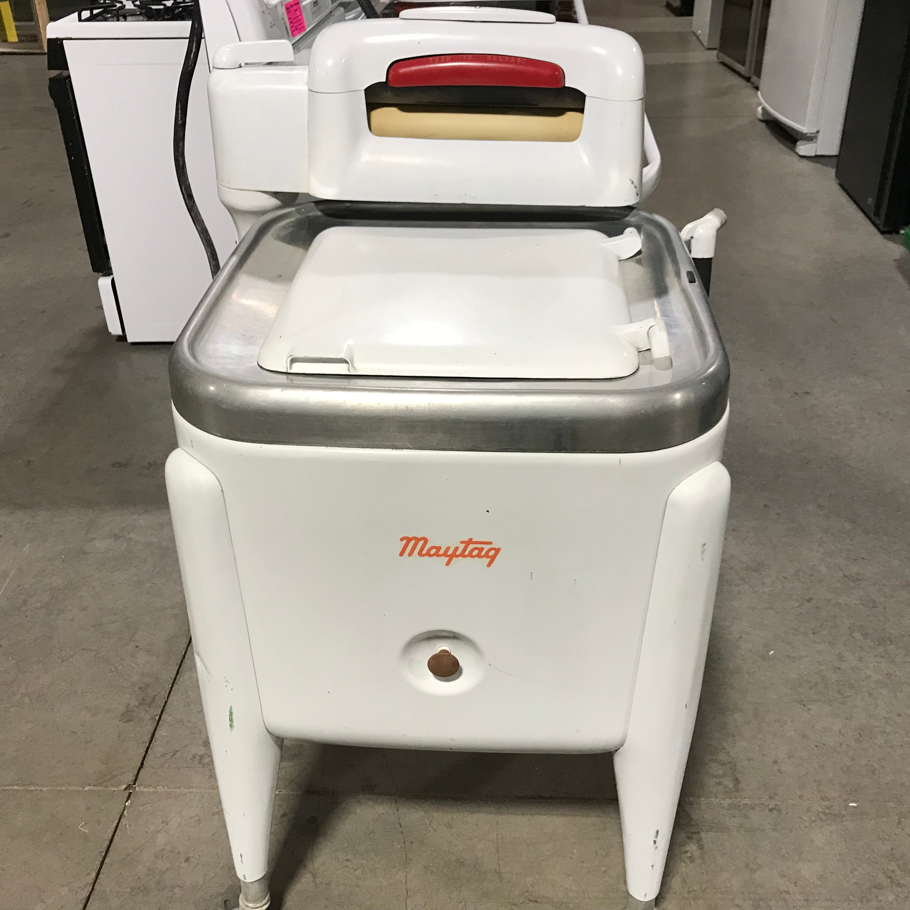 Maytag Vintage White Topload Wringer Washer (E2L Late 40s-50s)