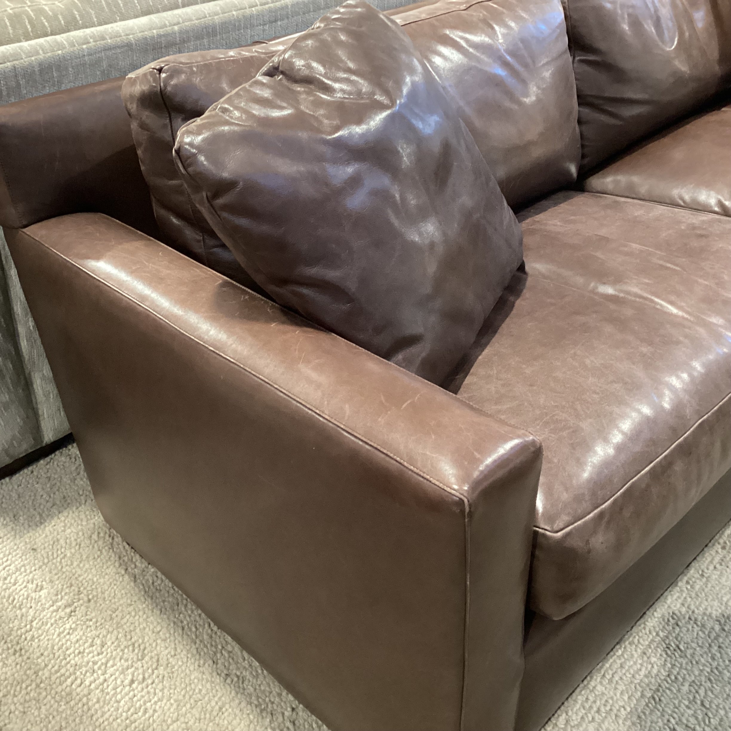 Baker Furniture Brown Leather Down Mix Track Arm with Accent Pillows Sofa 86"x 40"x 30"