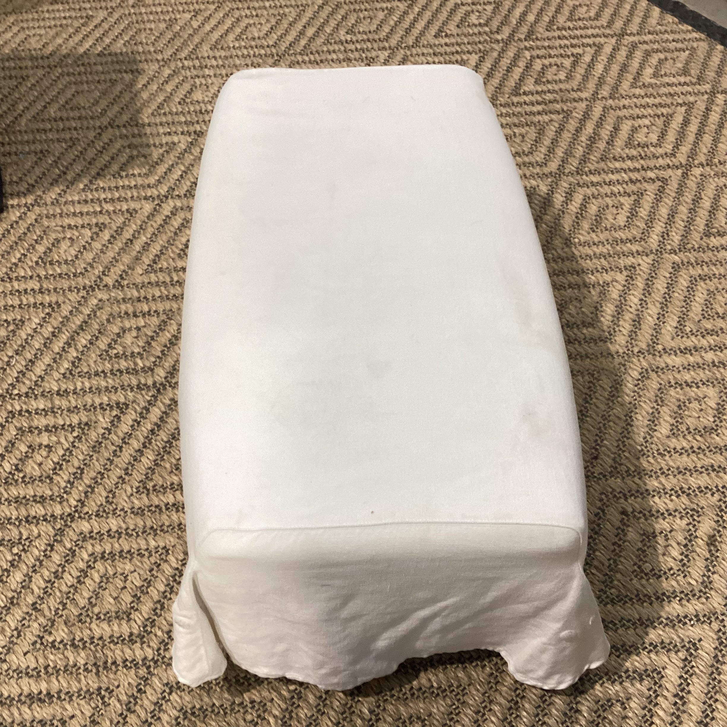 Maxalto B & B Italia Antonio Citterio Ivory Linen Slipcovered Ottoman 29"x 17"x 12.5"