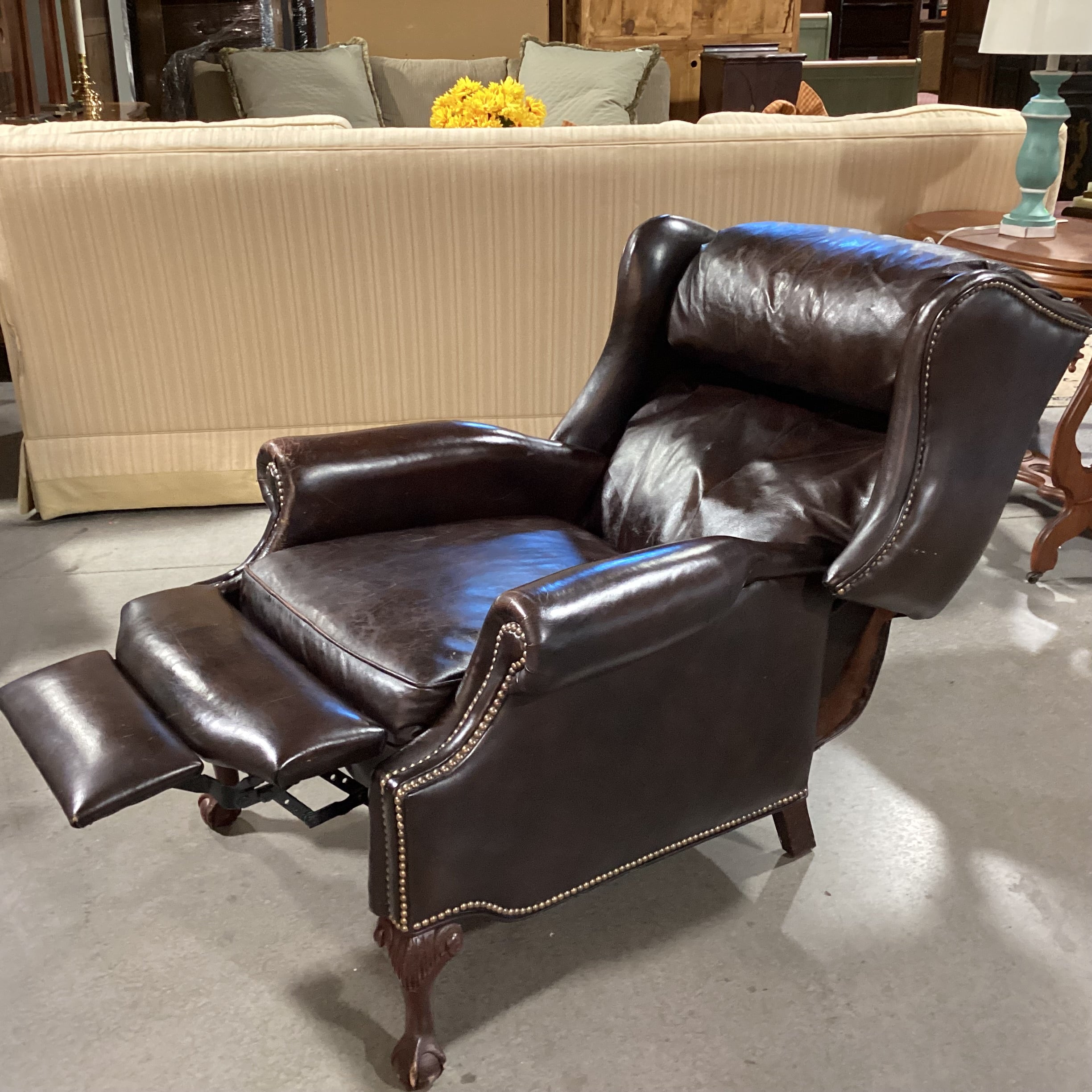 Bradington Young Leather Nailhead Claw & Ball Feet Winged Recliner Chair 34"x 38" to 68"x 40"