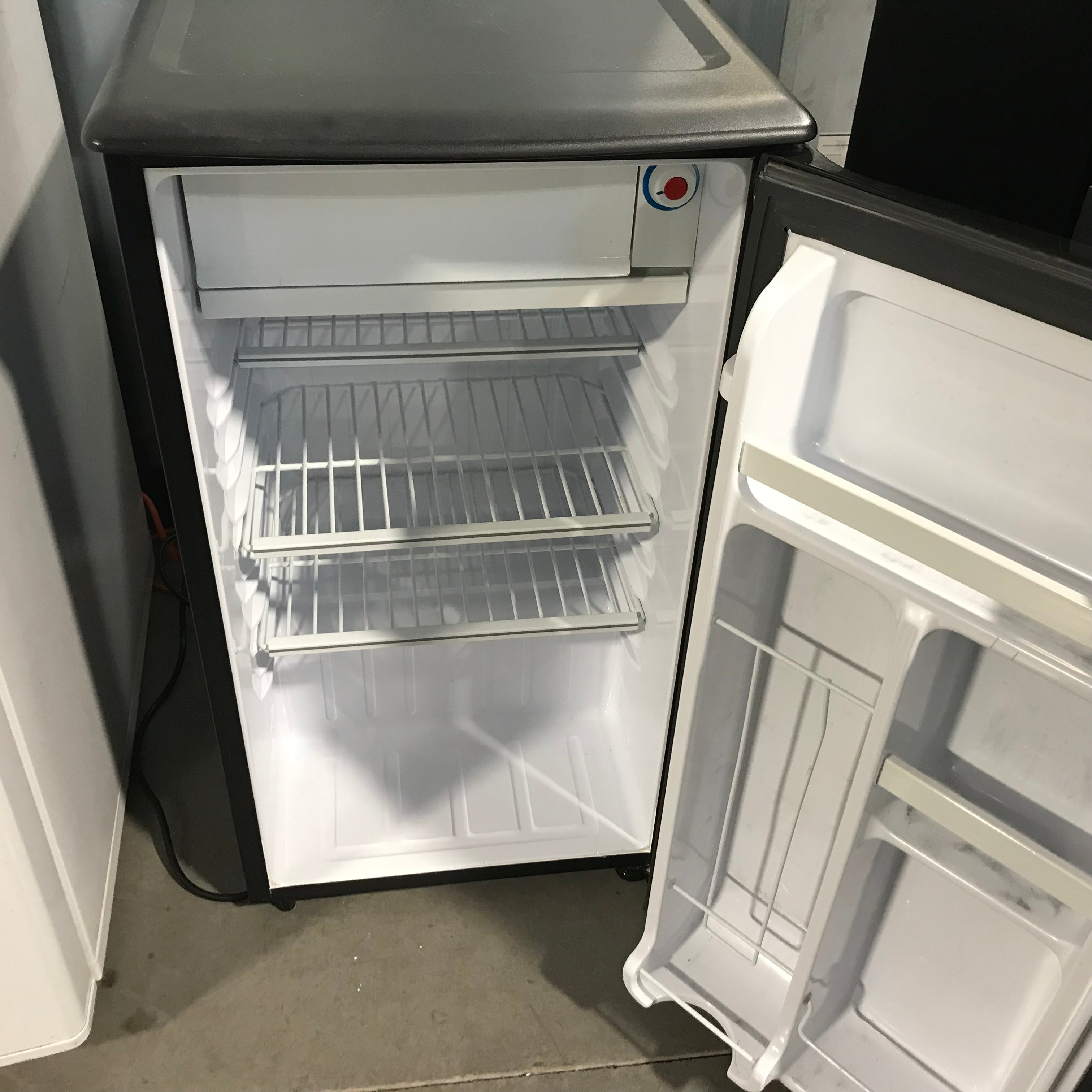 Danby Black Under-The-Counter Refrigerator 18"x 19"x 33"