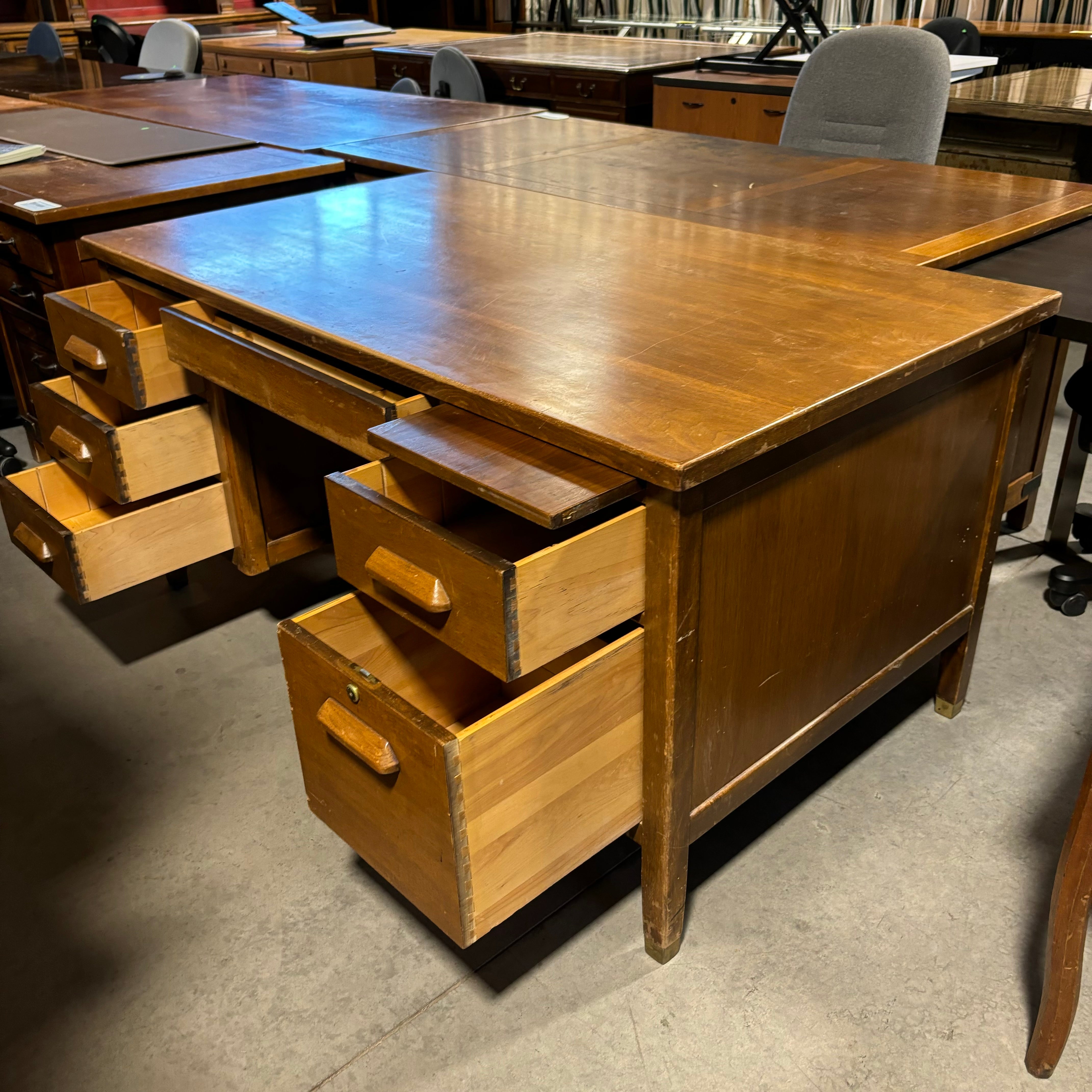 Oak 6 Drawer with Pullout Surface Desk 60"x 34"x 30"