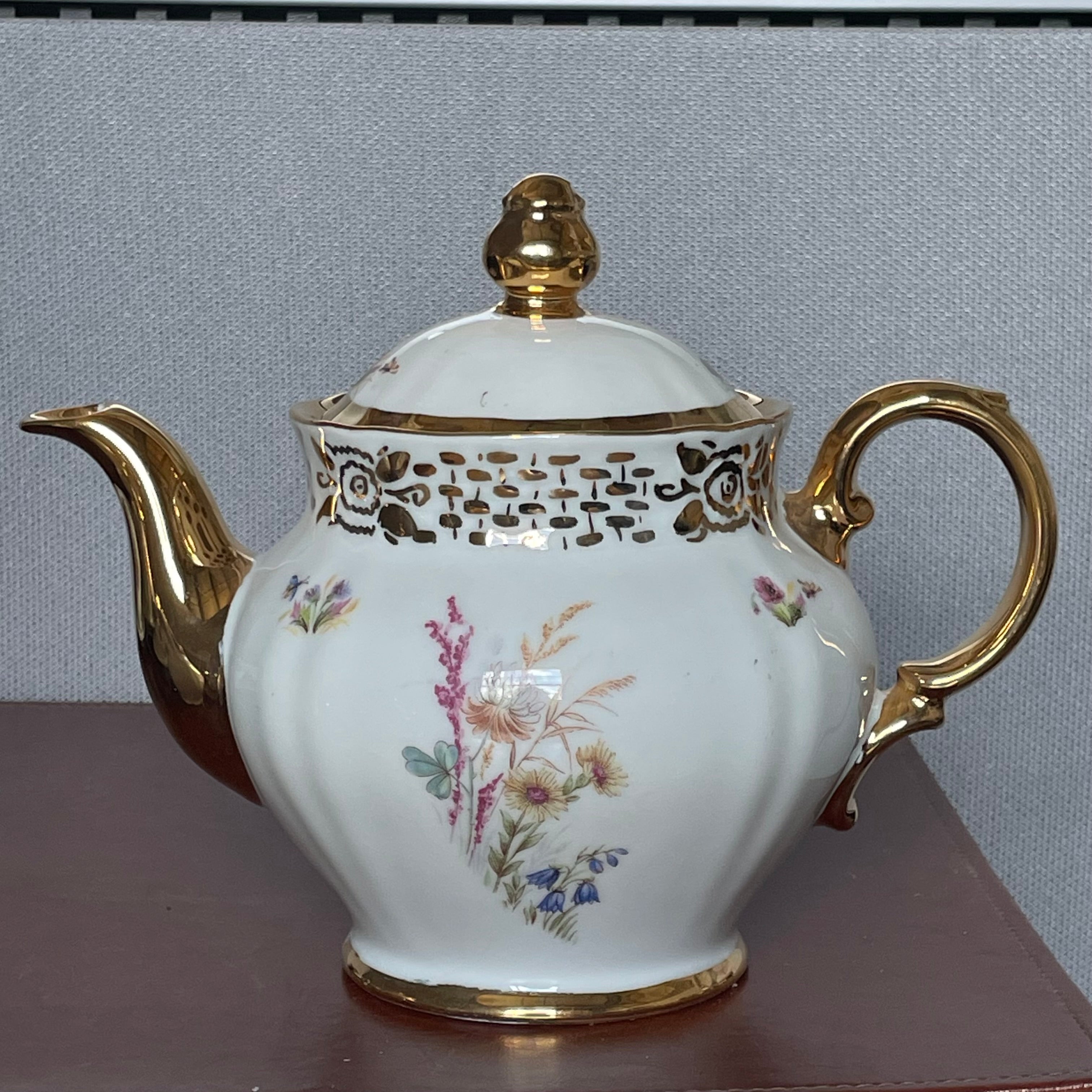 Set of 17 Pieces Oscar Schaller/Winterling Bavarian Gold/White Floral Porcelain Tea Set