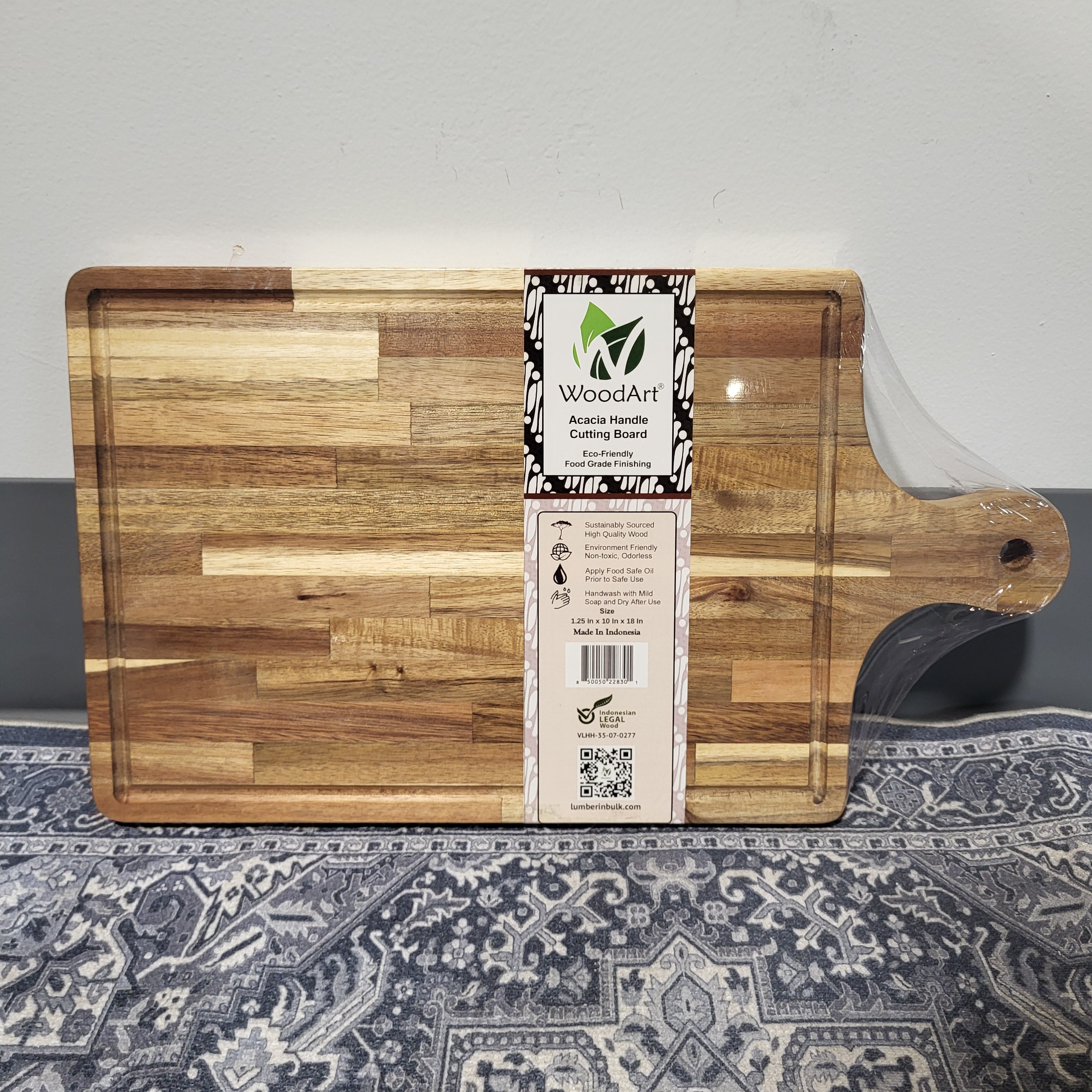 WoodArt Acacia Rectangle with Handle Cutting Board 10"x 18"x 1.25"