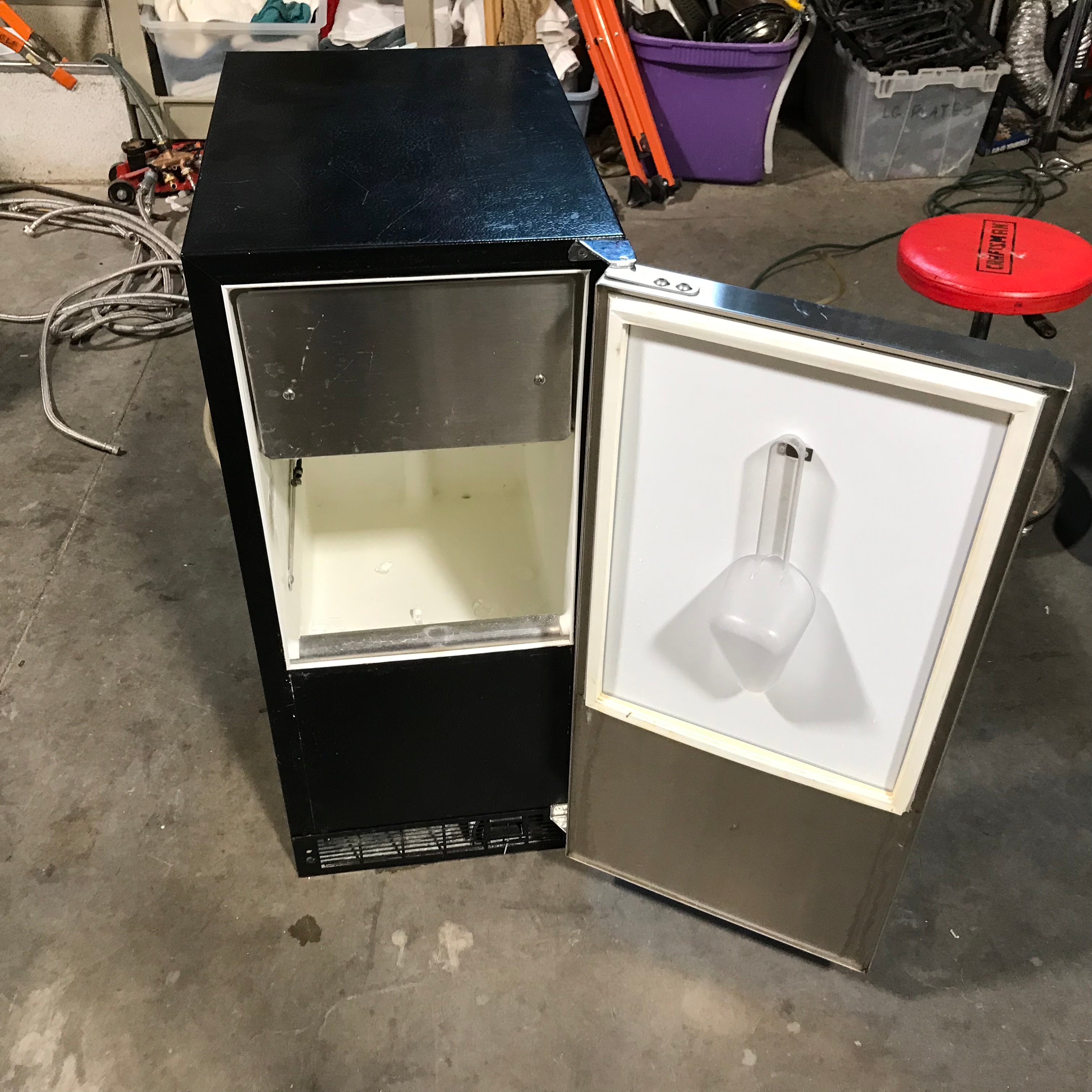 Marvel Stainless Steel Under-The -Counter Ice Machine 15"x 24"x 34"