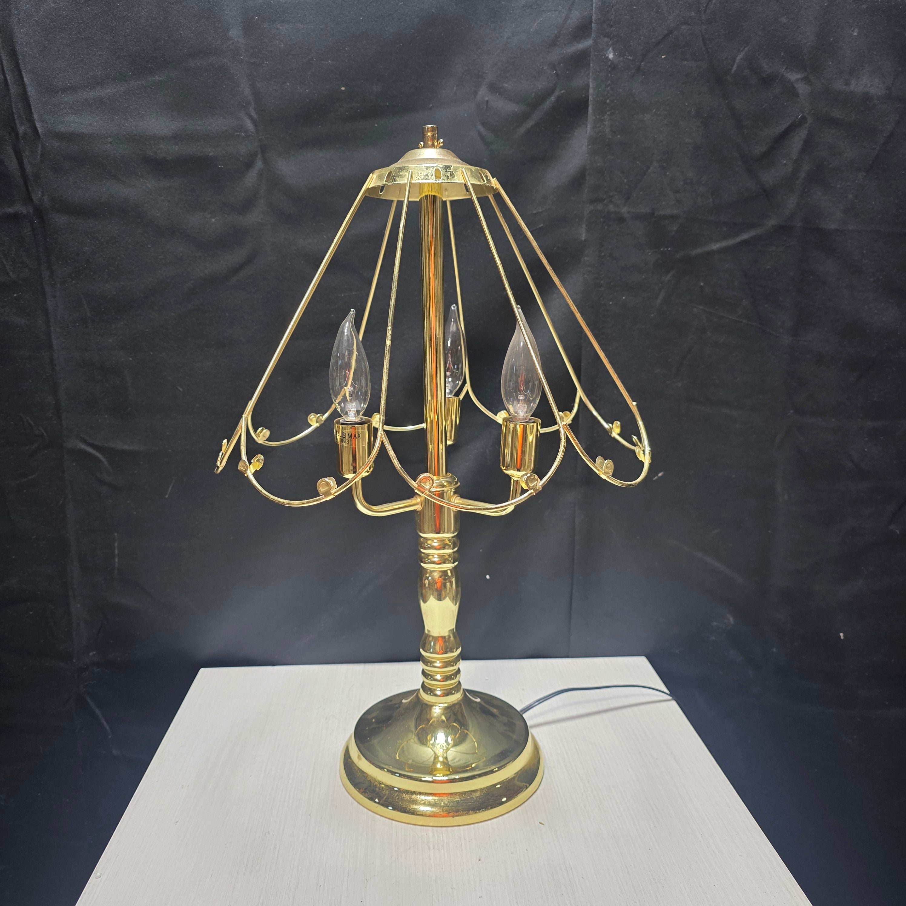 Unique Touch Table Lamp 3 Light Settings Candelabra 13"Dx22"