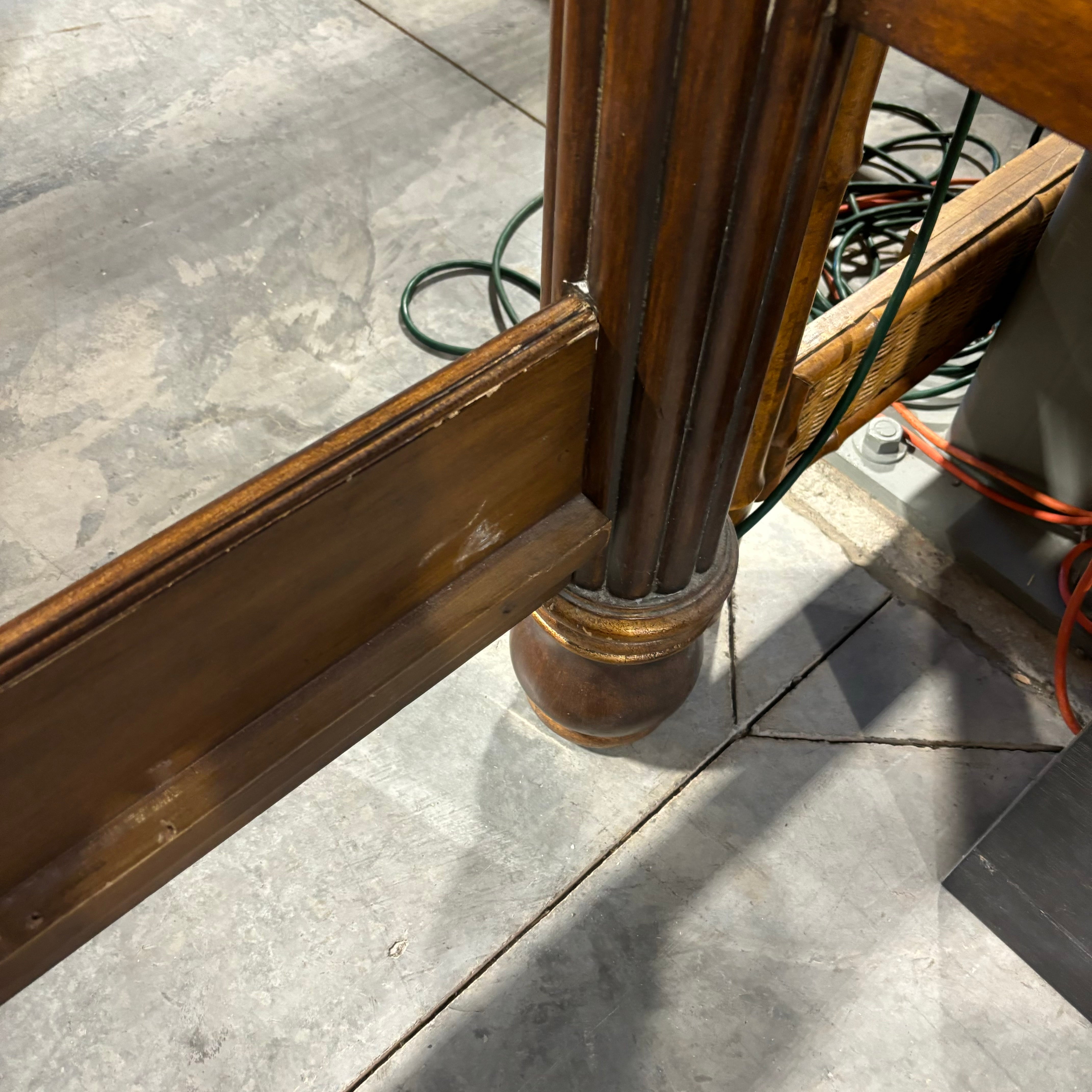 QUEEN Ornate Carved Solid Wood with Gold & Dark Brown Finish & Claw Feet Poster Bed 71"x 96"x 88"