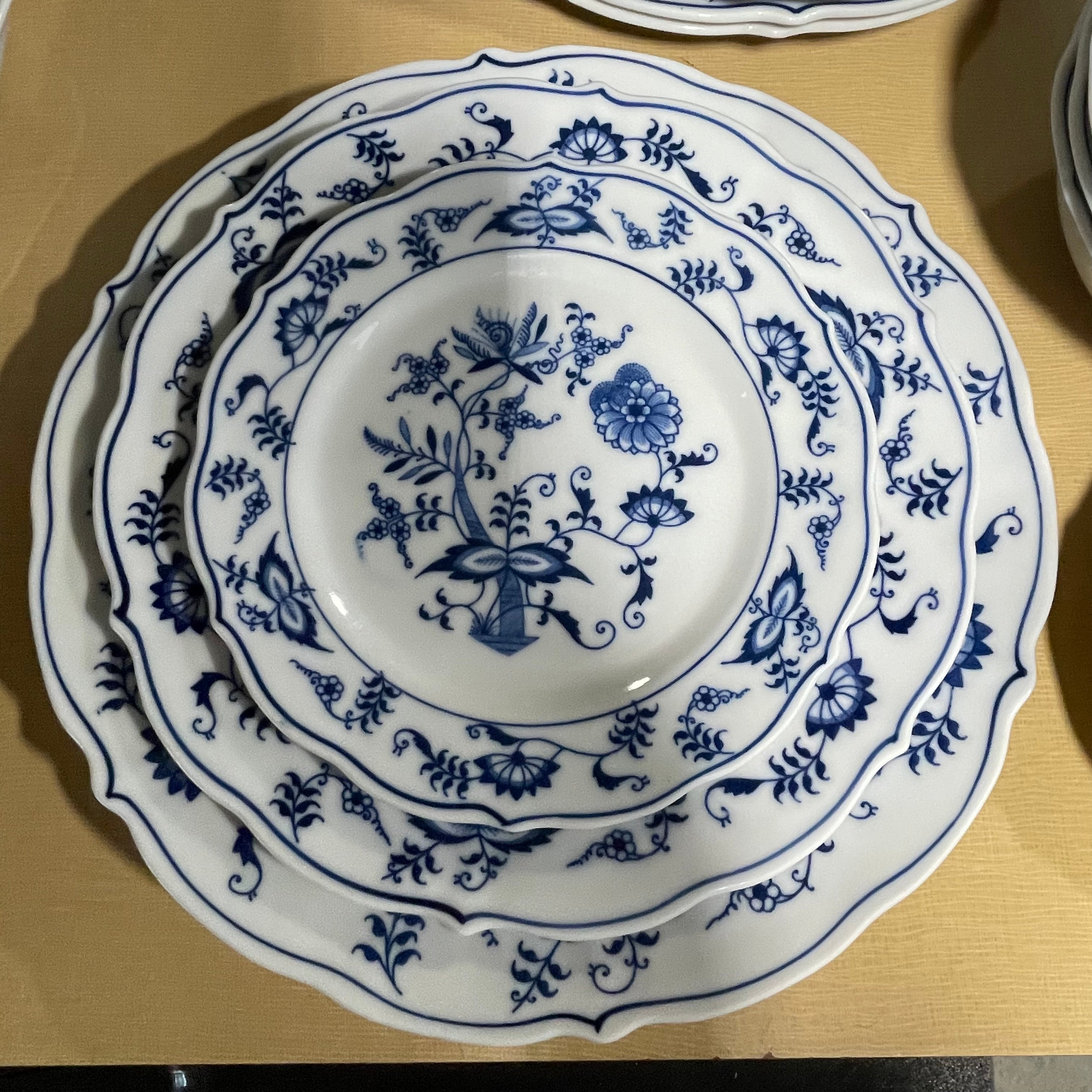 Set of 59 Pieces Vintage Blue Danube Onion China Dinnerware, Made in Japan