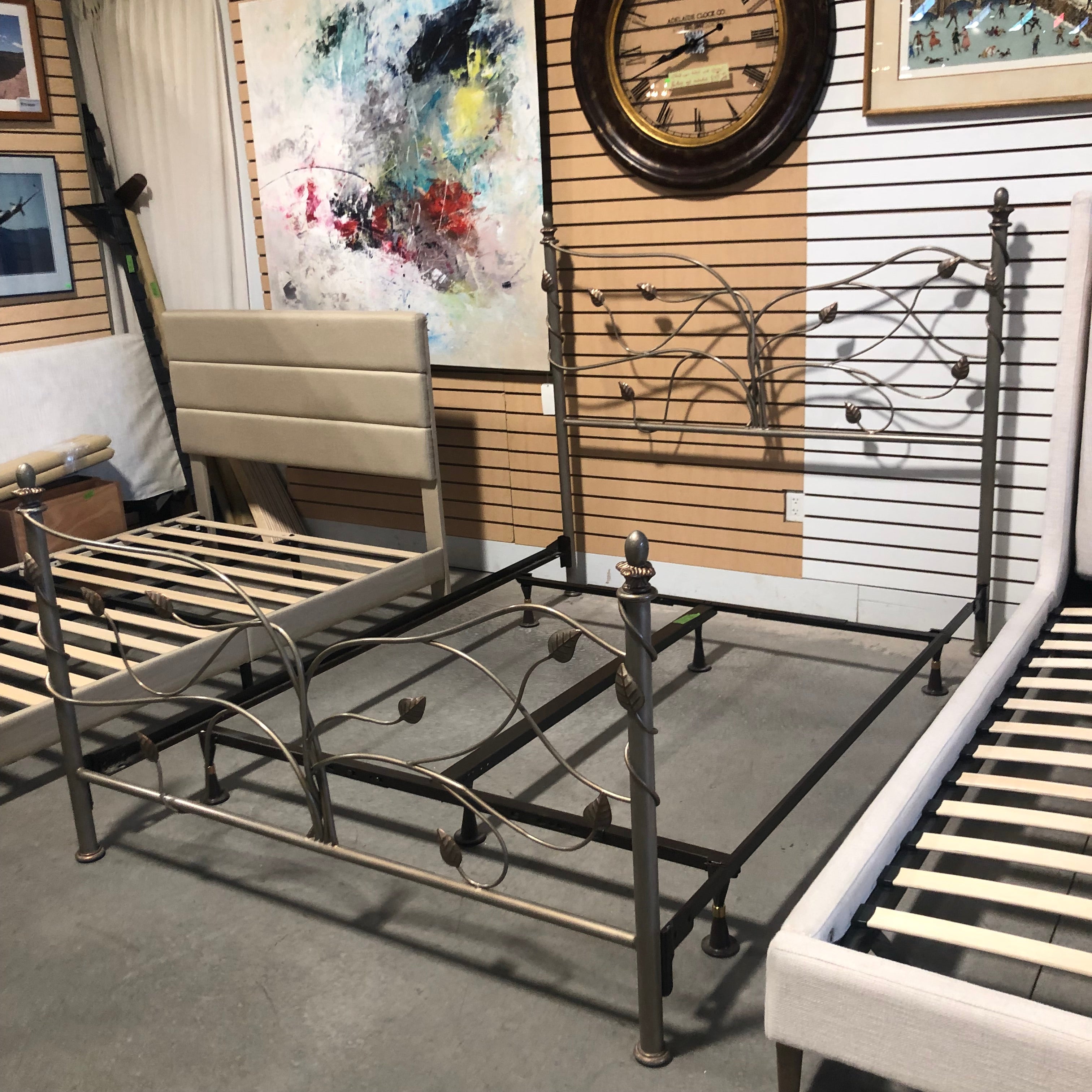 Queen Metal Bed Set With Leaf Accents 61"x 85"x 56"
