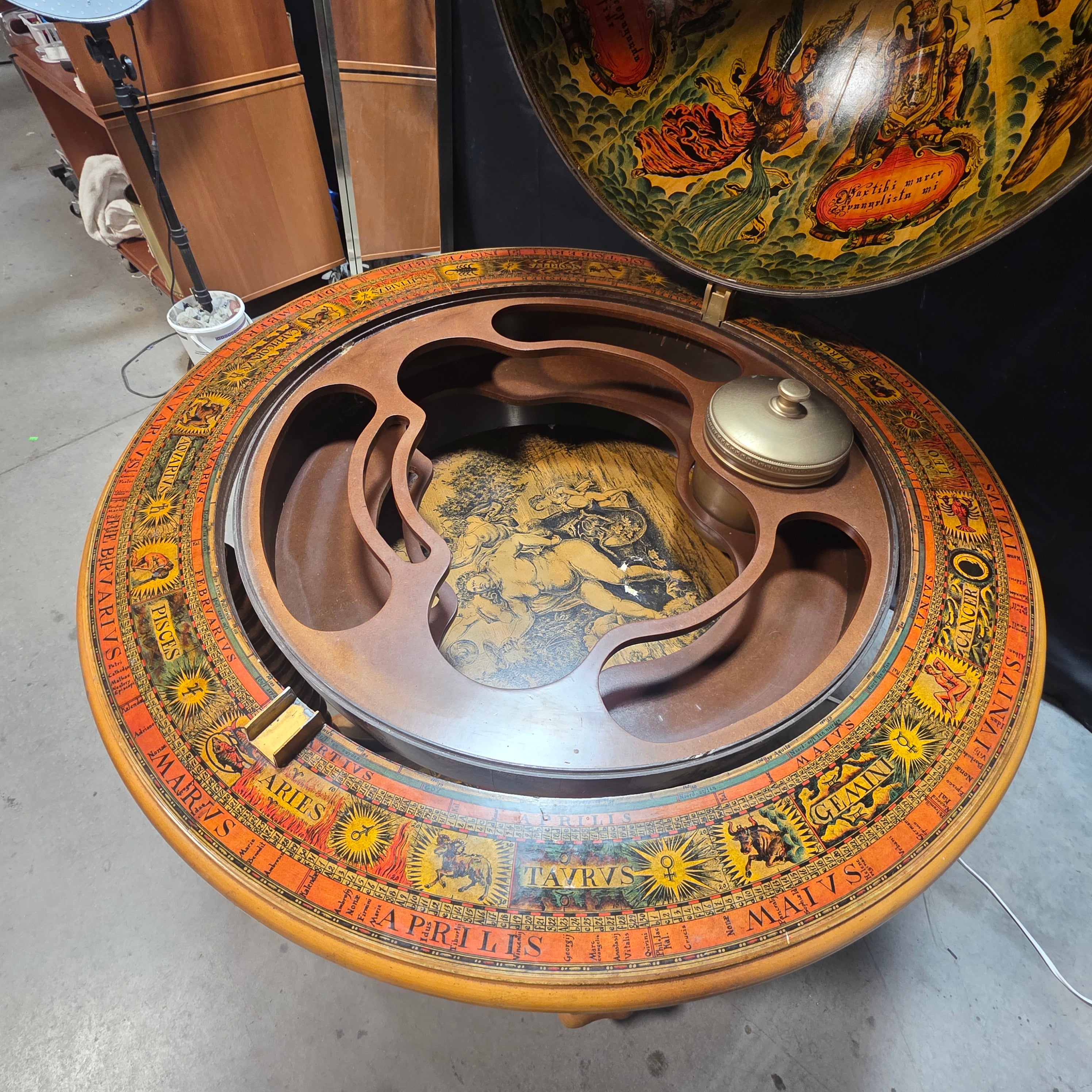 1980 Late 20th Century Mappamondo Italian Globe Bar
