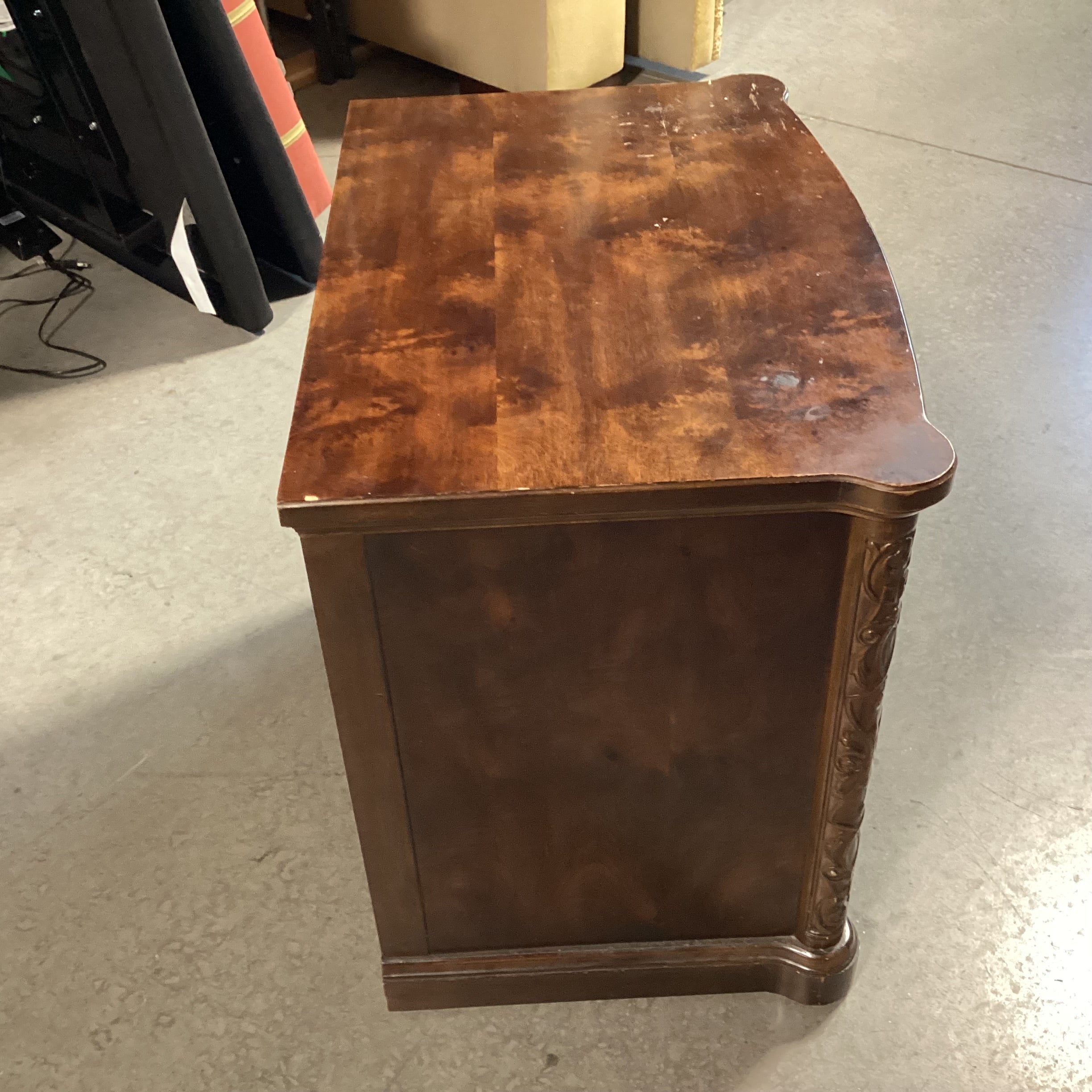 Henredon Burl Veneer & Wood with Brass Pulls 3 Drawer Nightstand 28"x 18"x 25"