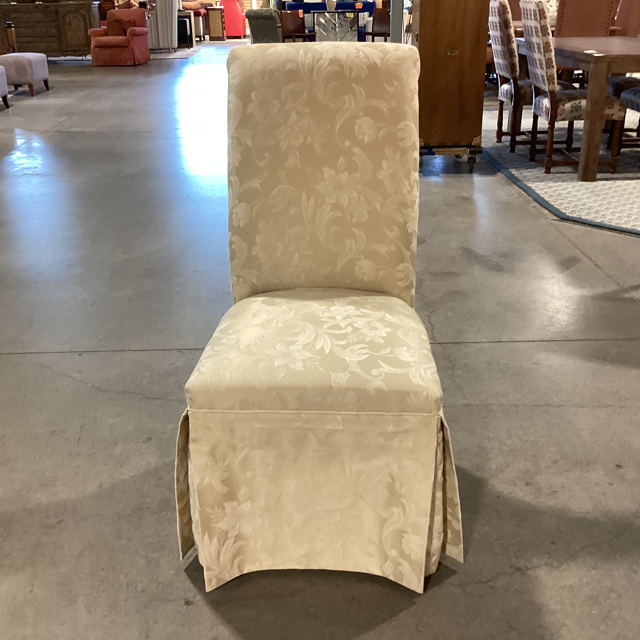 Cream Silk Like Raised Floral Slipper Chaise 20"x 24"x 41"