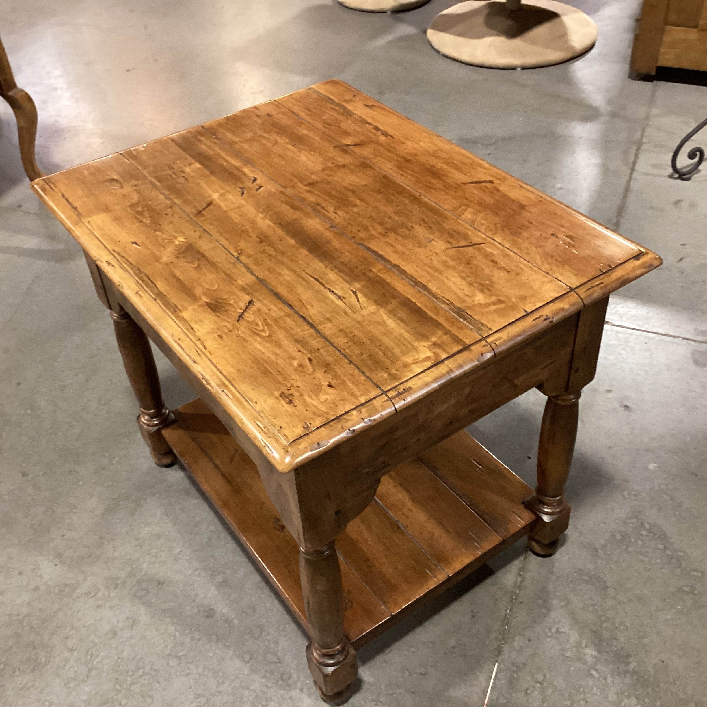 Ethan Allen Distressed Carved Wood 1 Drawer Bottom Shelf End Table 22"x 28"x 25"