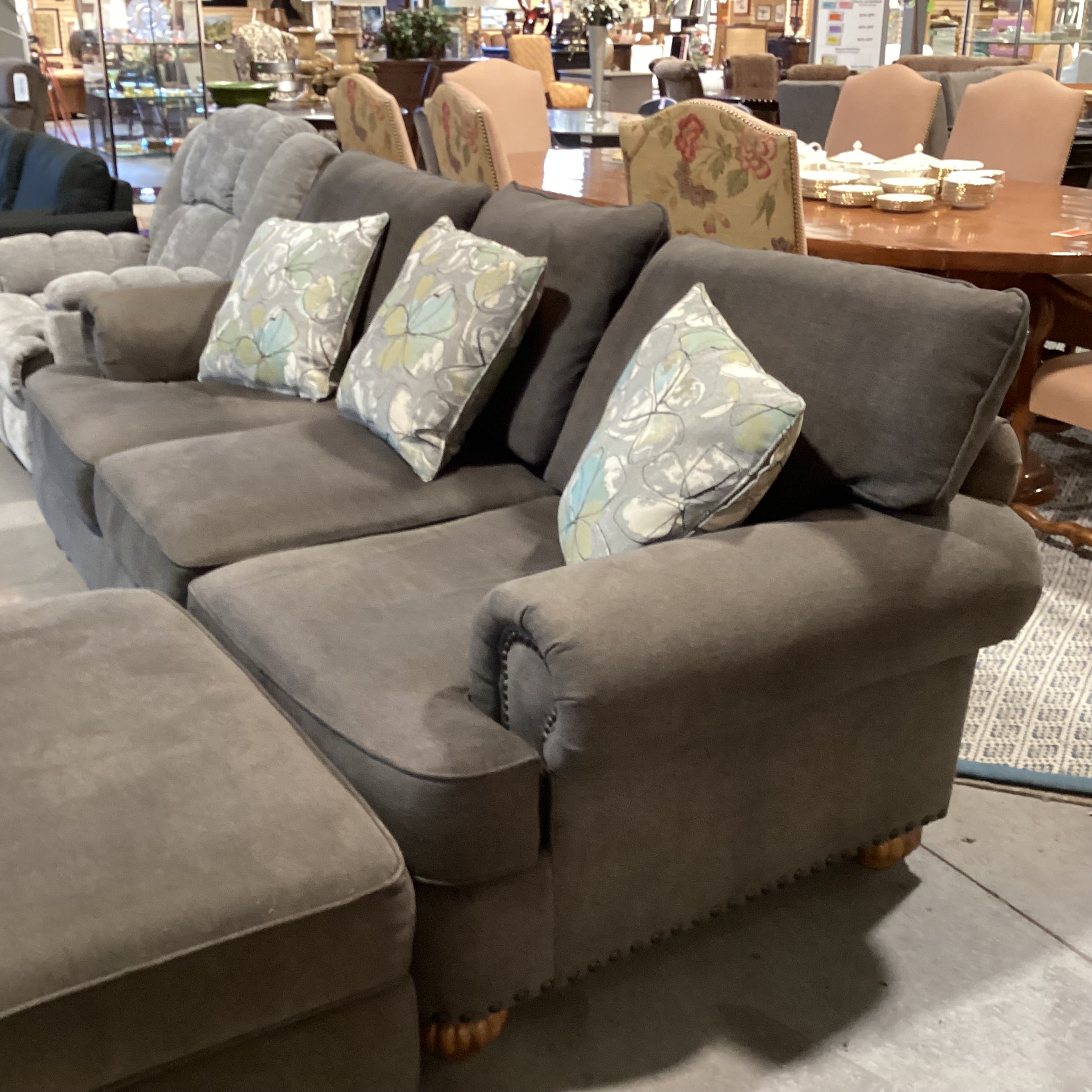 Flexsteel Charcoal Grey Nailhead & Floral Multi Accent Pillows with Ottoman Sofa 96"x 41"x 31"