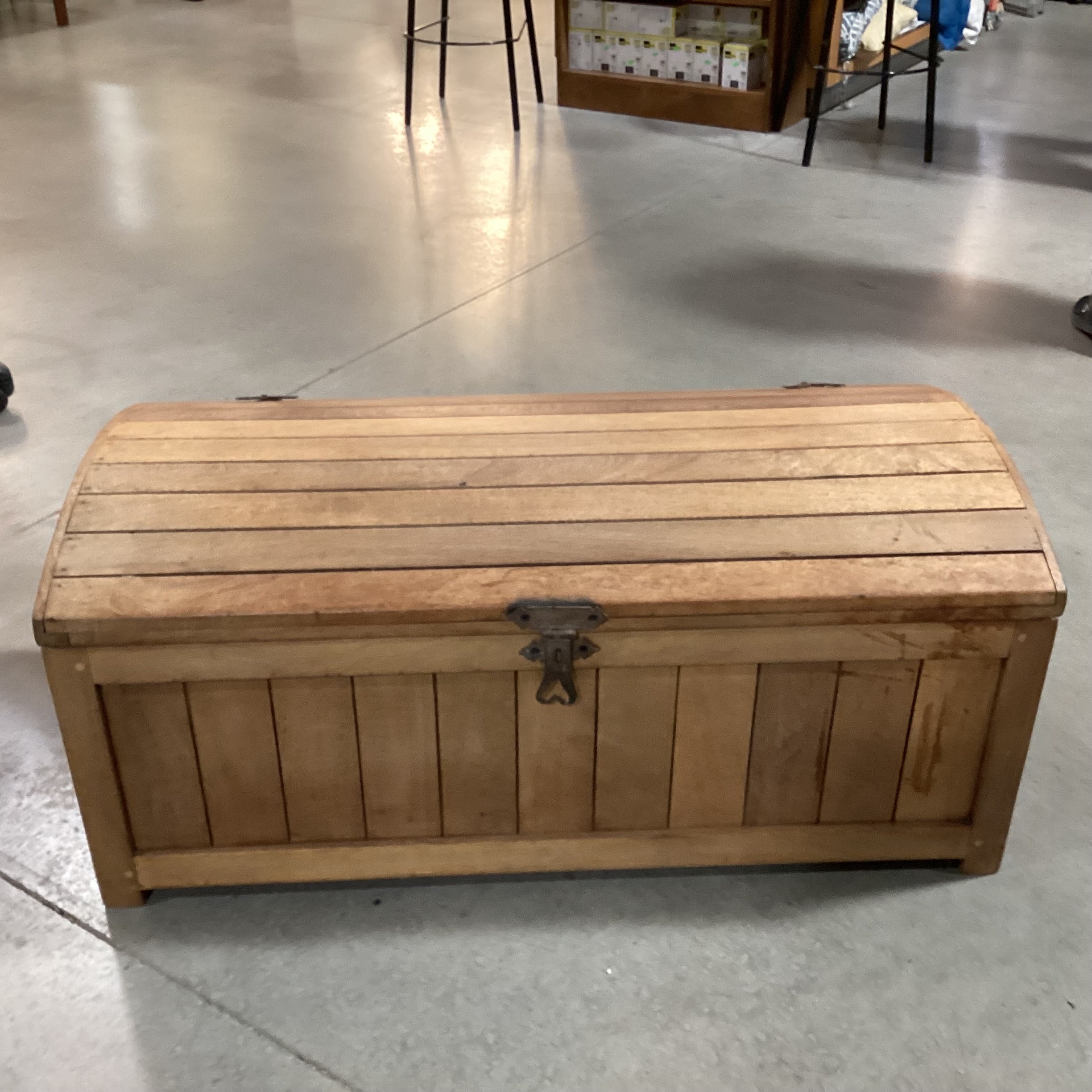 Vintage Solid Wood Plank with Iron Hardware Trunk 40"x 21"x 18"