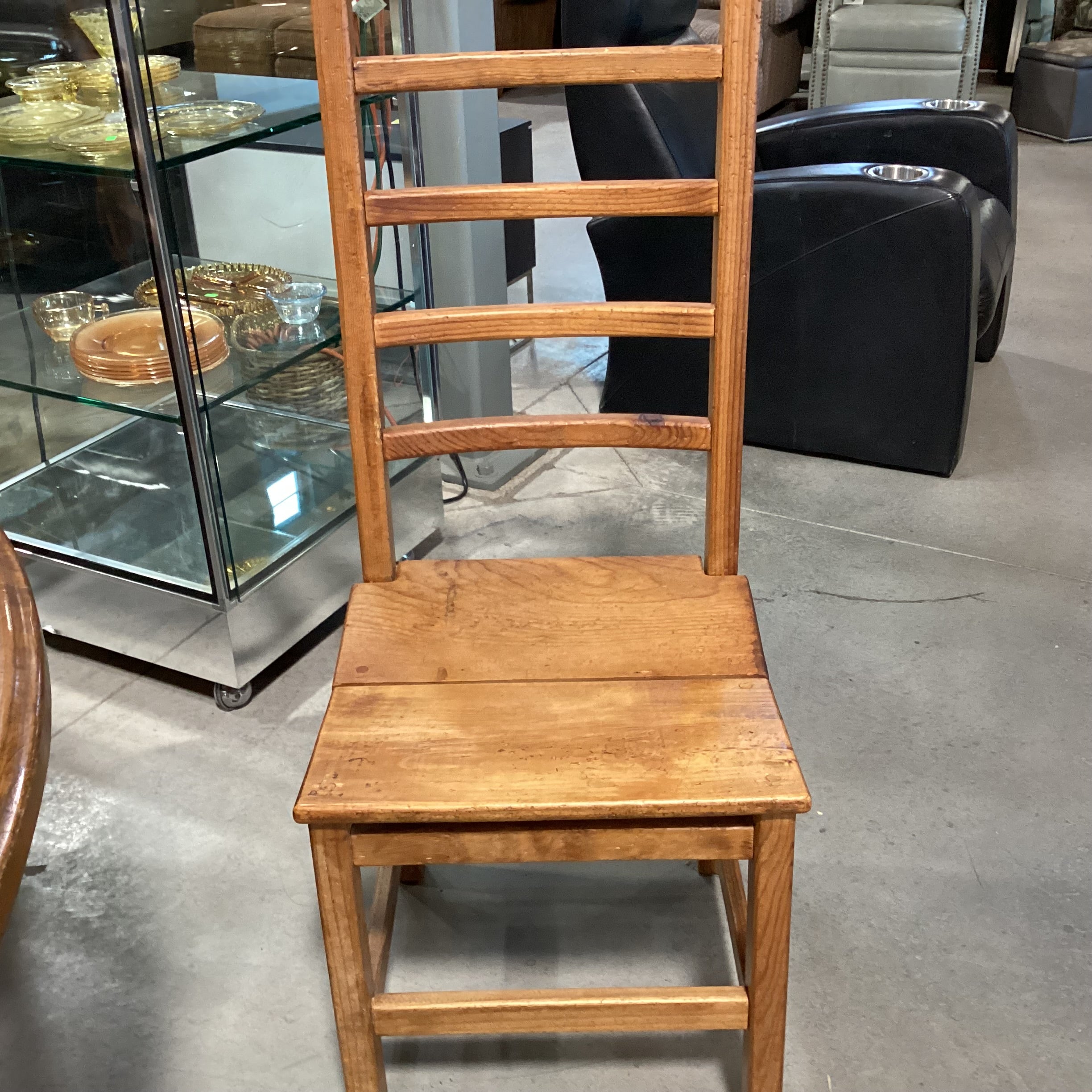 Round Distressed Finish Wood with Pedestal Table & 4 Chairs with Leather Cushions Dining Set 66" Diameter x 30.5"