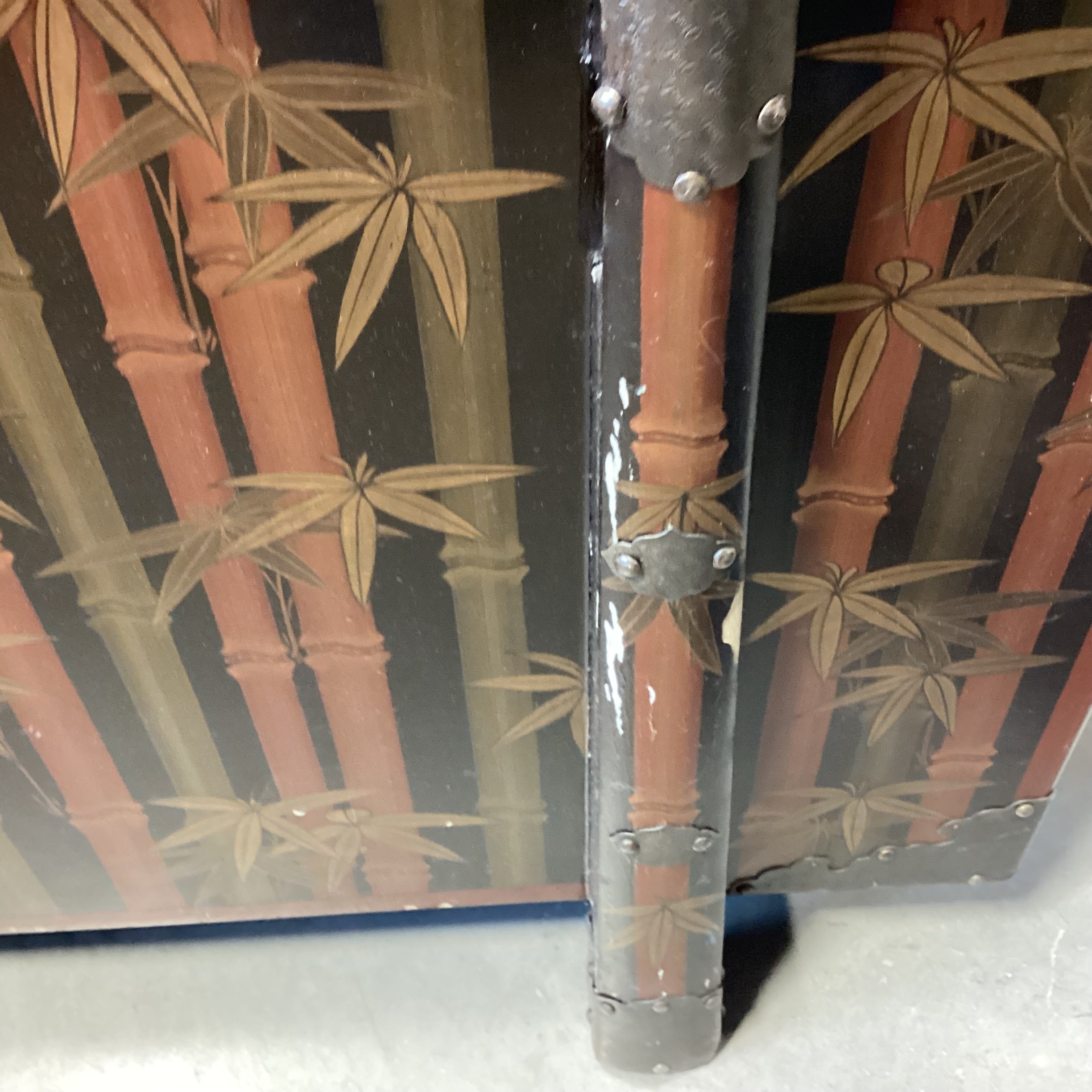 Asian Bamboo & Leaf Design with Metal Accent & Silklined Trunk 40"x 20"x 27"