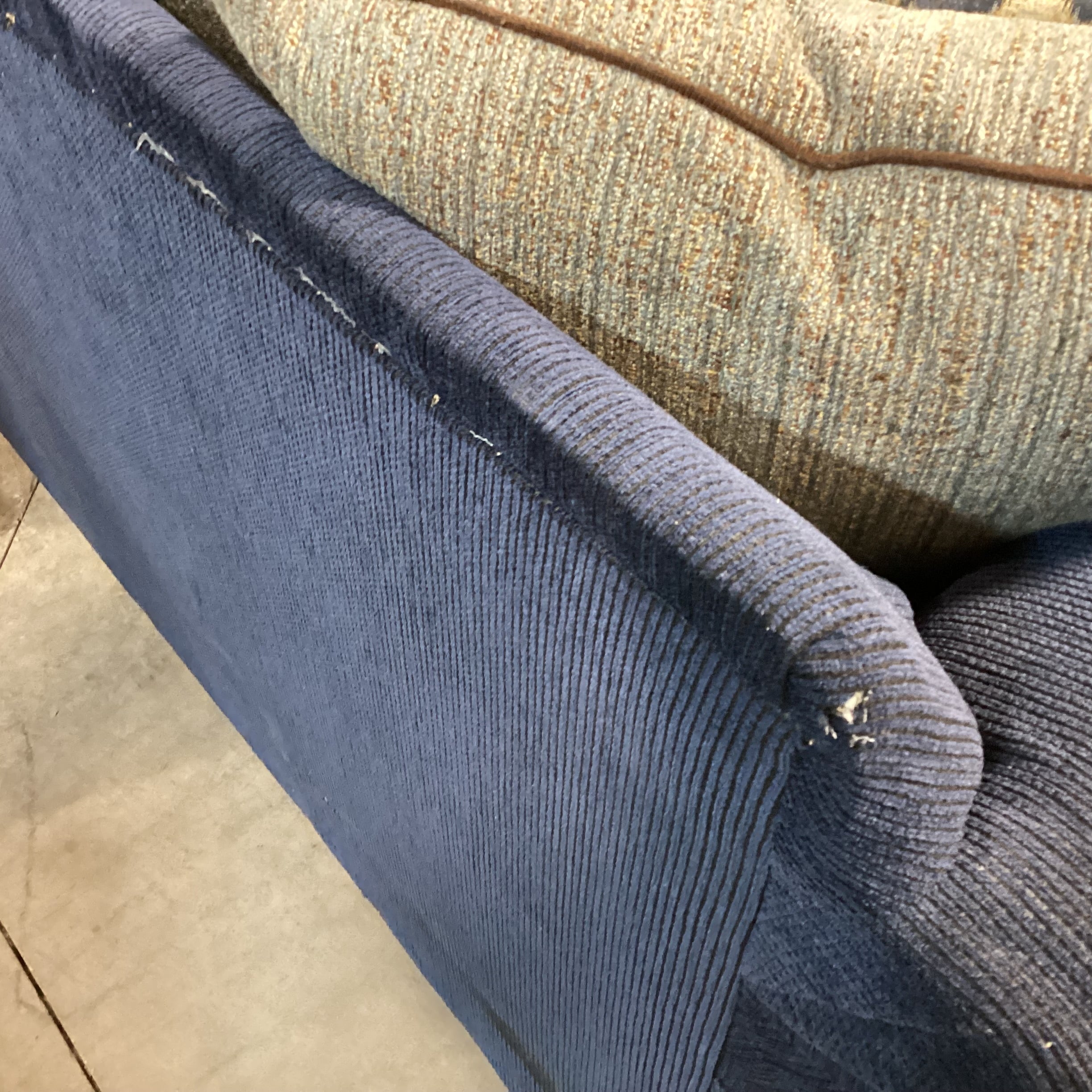 Blue Woven with 7 Accent Pillows Queen Sleeper Sofa 83"x 36"x 31"