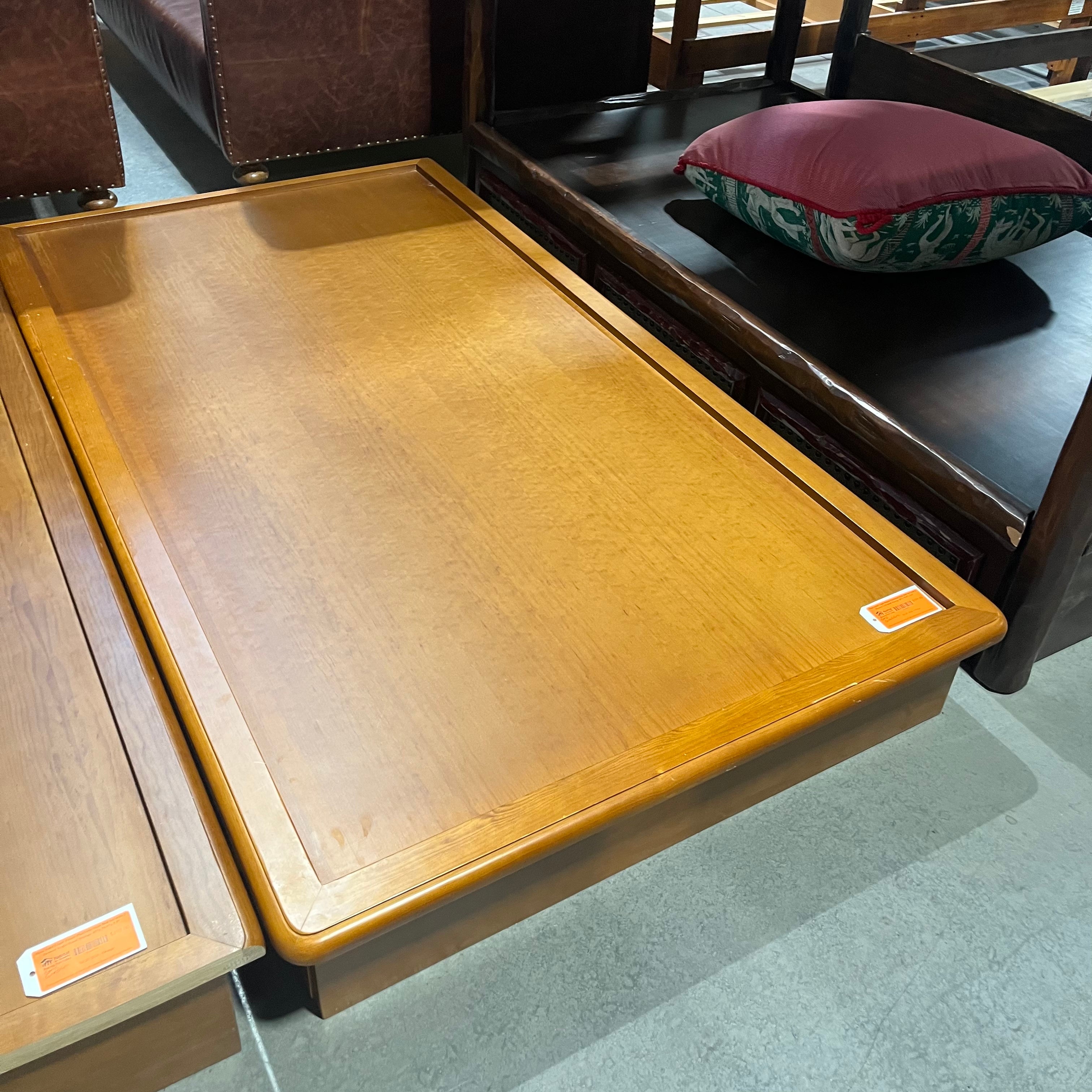 Twin Solid Light Finish Platform Style Bed Set with 2 Drawer Left hand Storage 45"x 79.5"x 9.5"