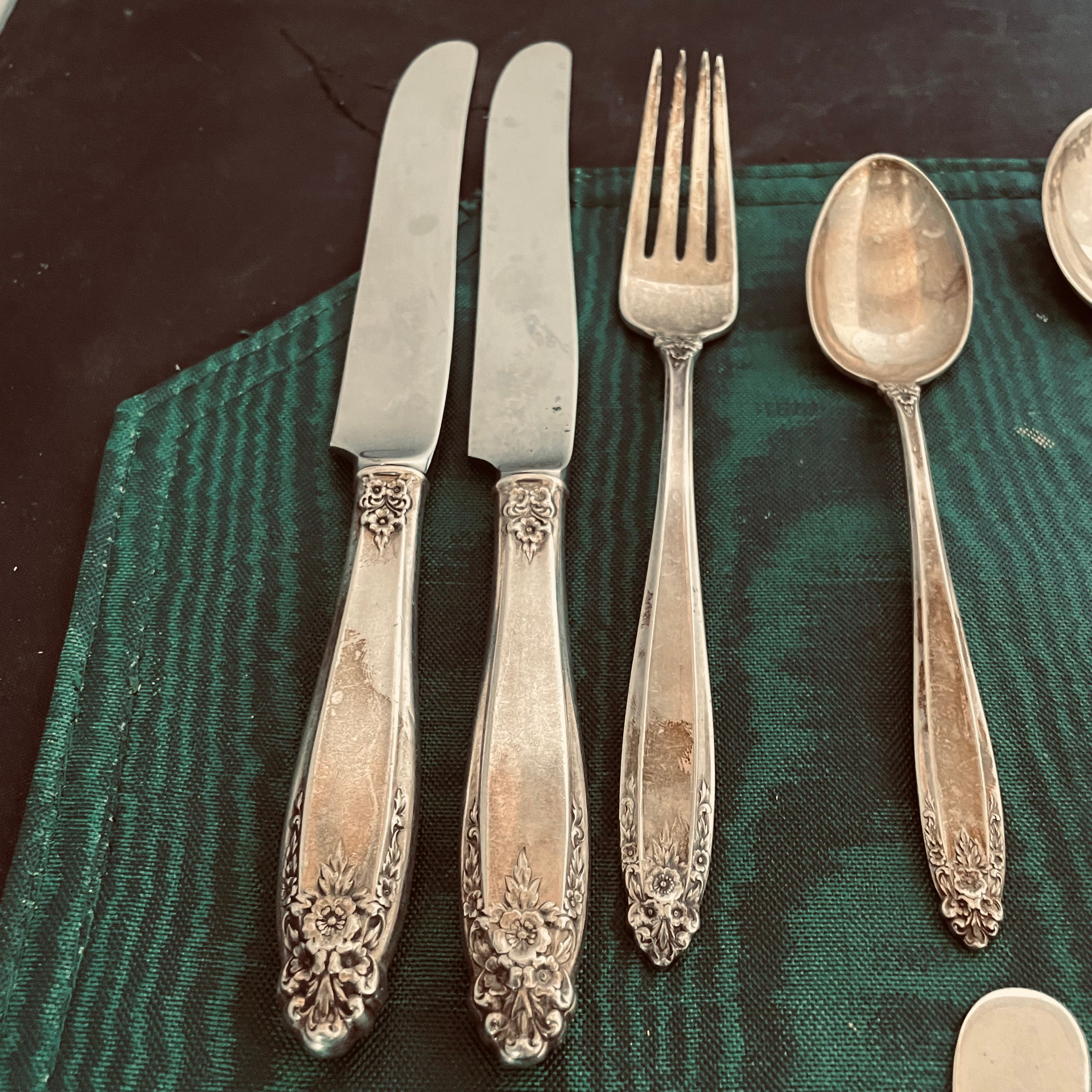 Set of 20 Pieces Antique Sterling Silver "Prelude" International Silver Flatware Set