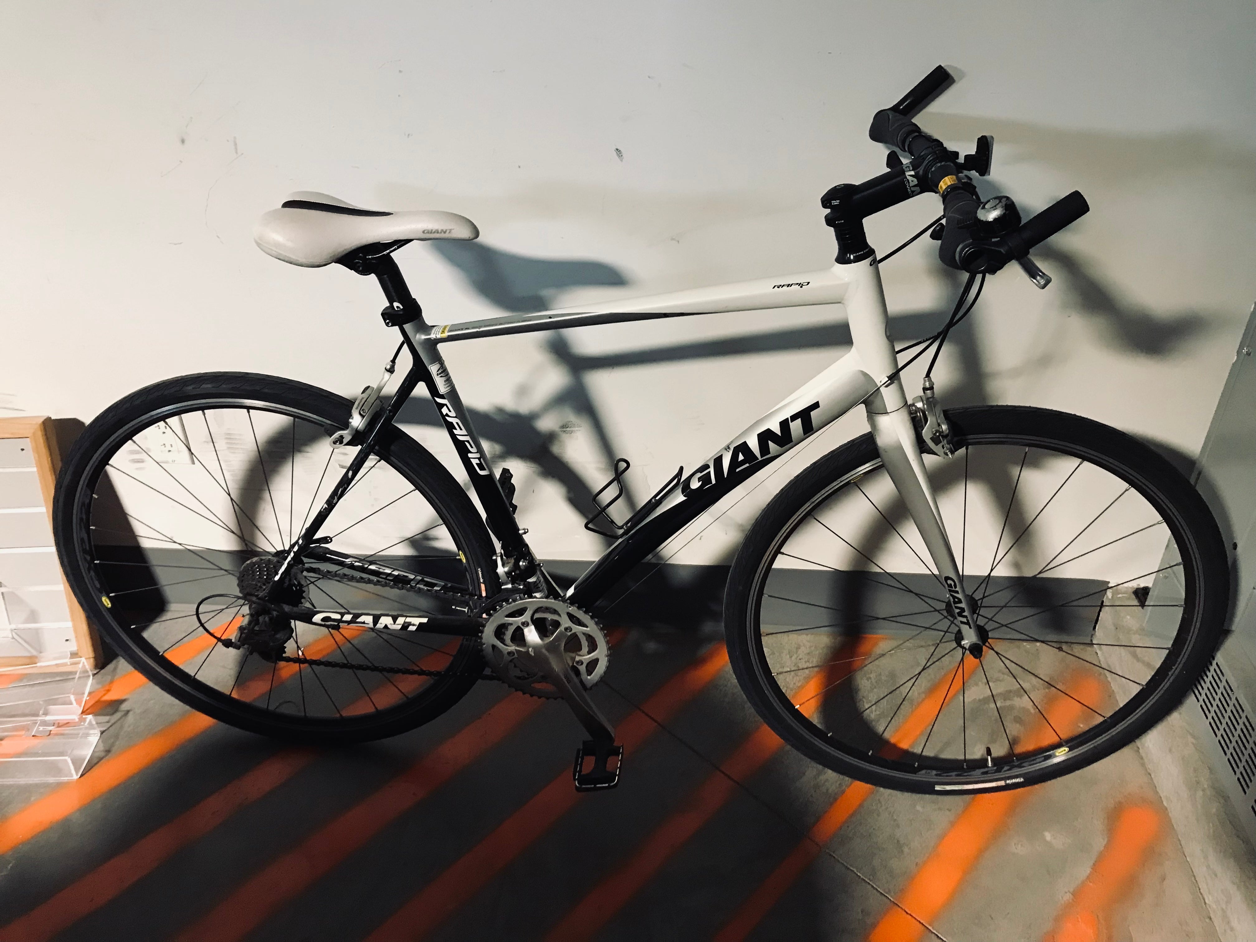 Giant Rapid White Large 18 Speed Hybrid Road Bike