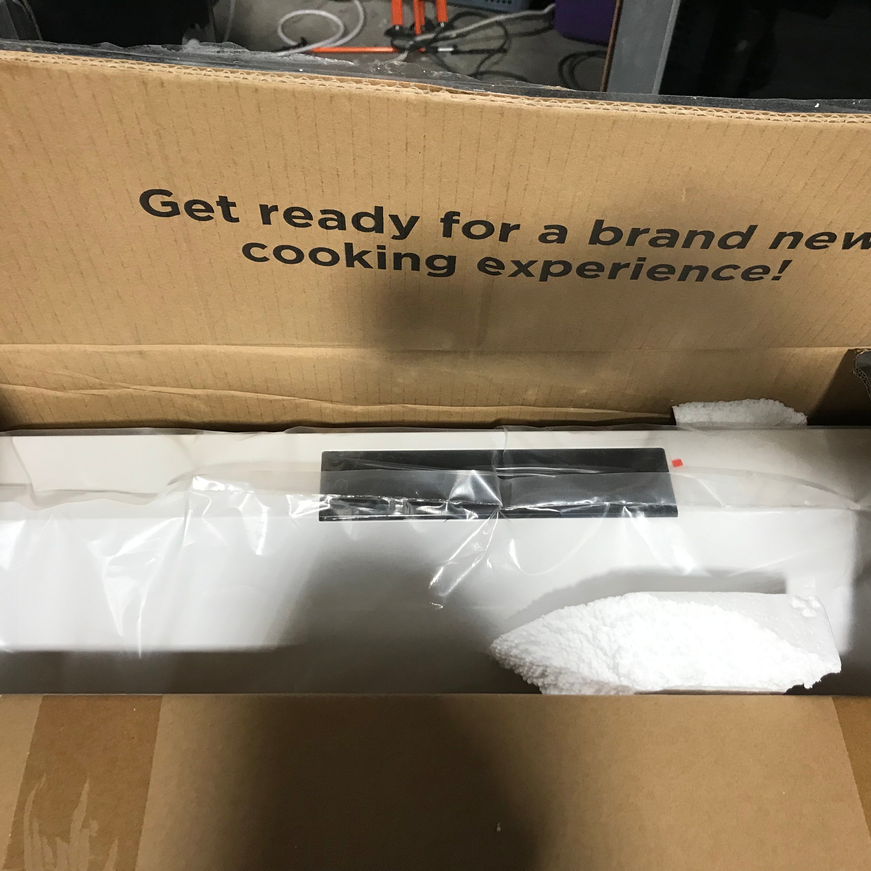 Hauslane WM-538 WHT-30 Convertible 860 Cfm Internal Blower Range Hood 30"x 19"x 25.5" (NEW IN BOX)