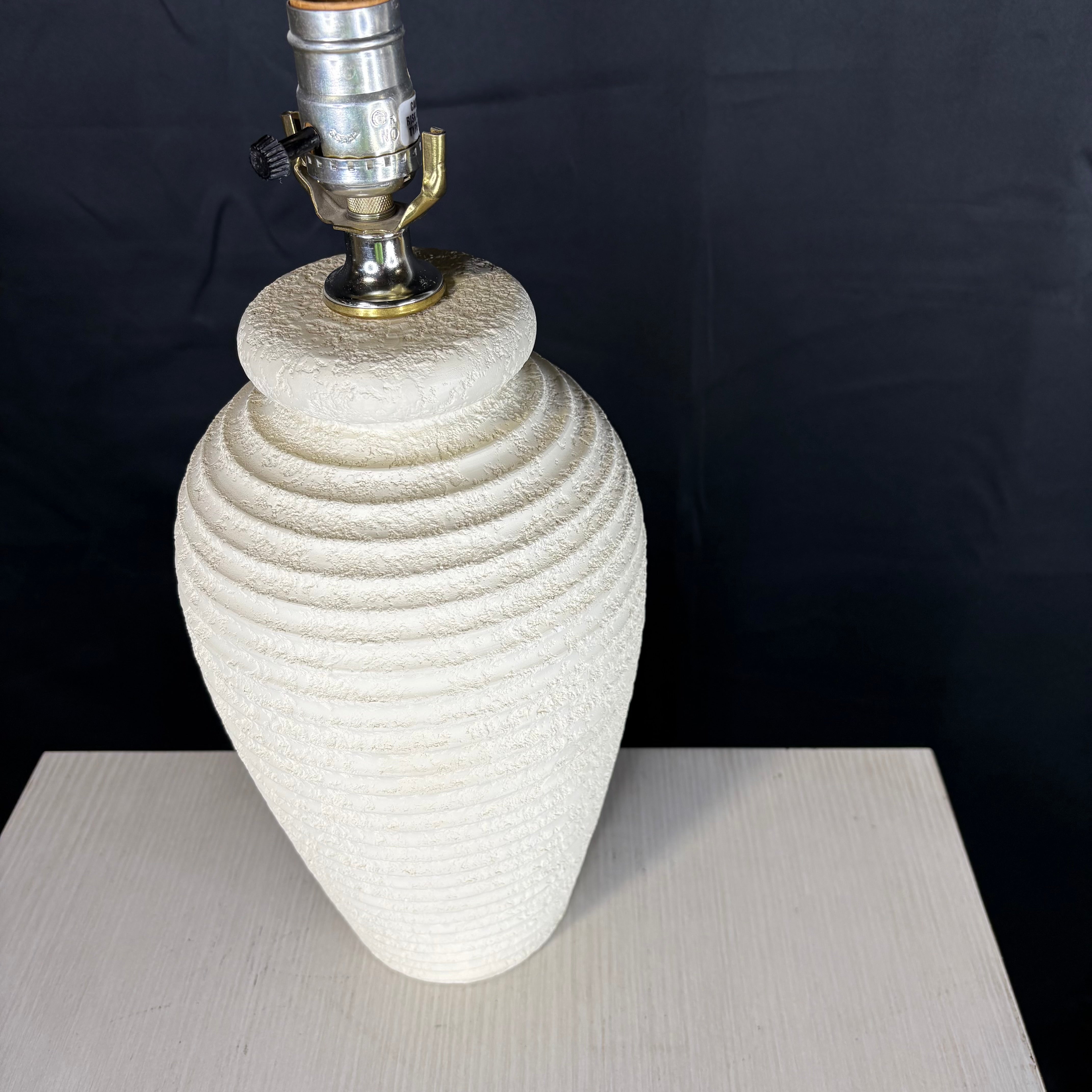 Vintage Post Modern Tapered Ribbed Plaster Table Lamp 7” Diameter x 16”