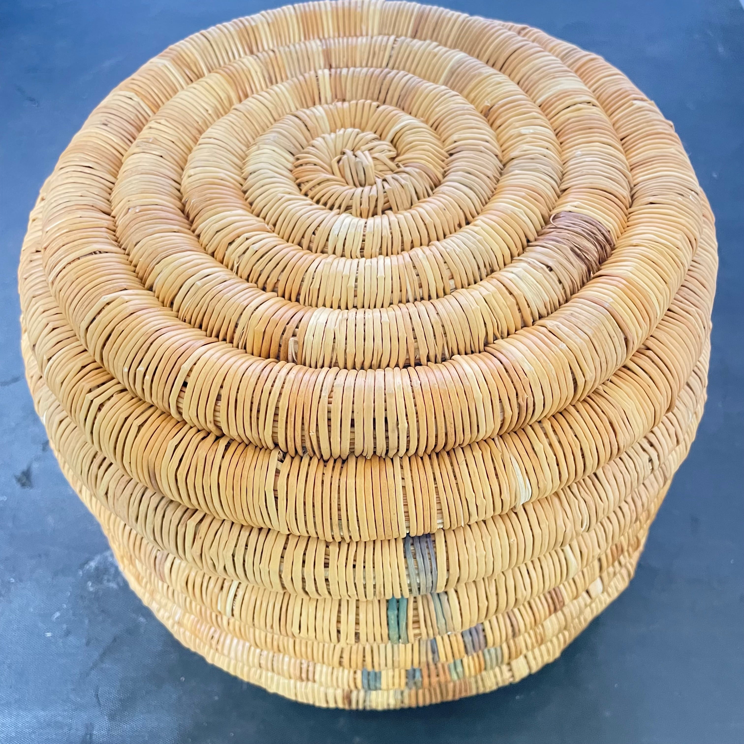 Antique 1930's Handcrafted Hopi Second Mesa Basket w/Repeat Design, 8"x 6"""