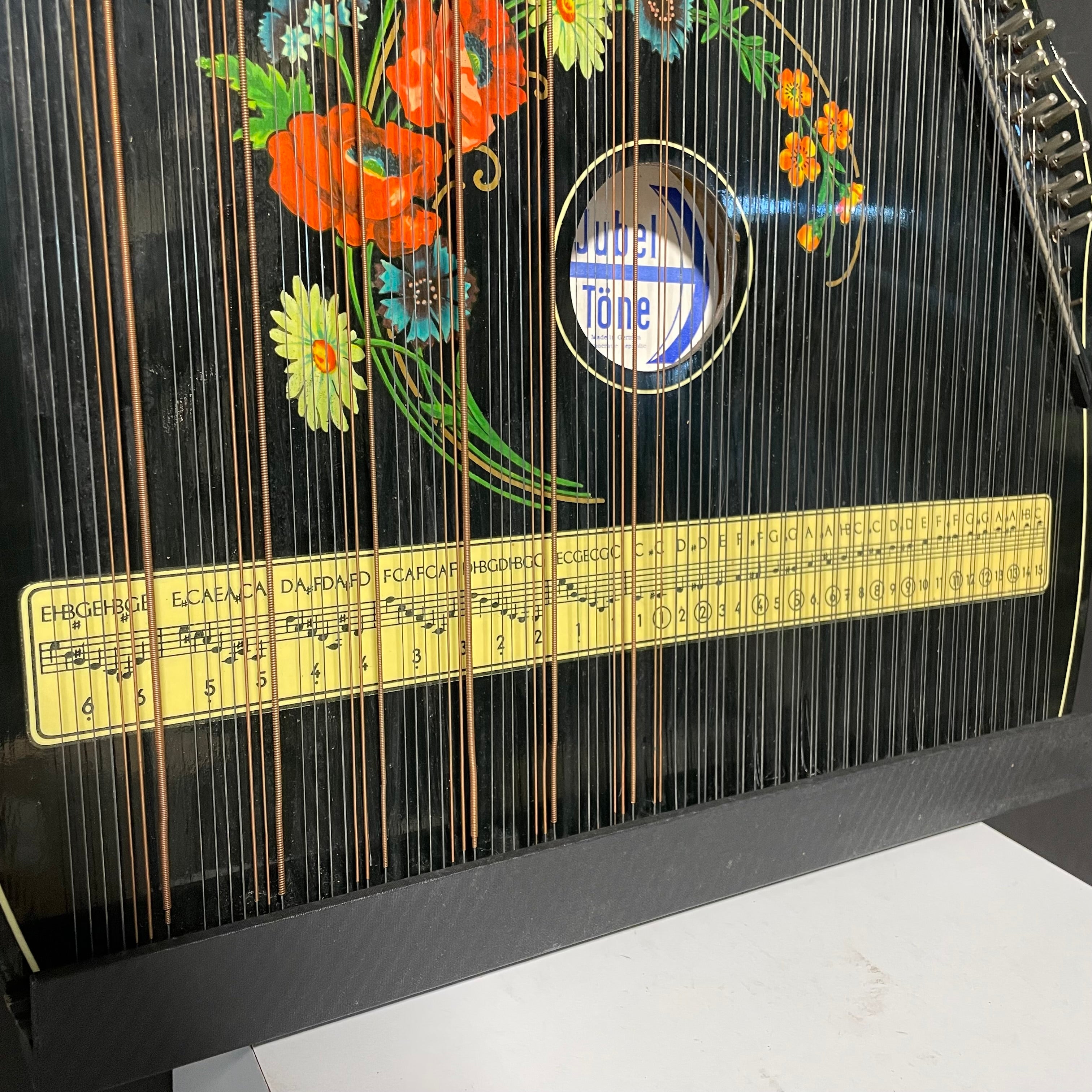 Vintage Jubeltone Konzert Zither Lap Harp 18" x 22"