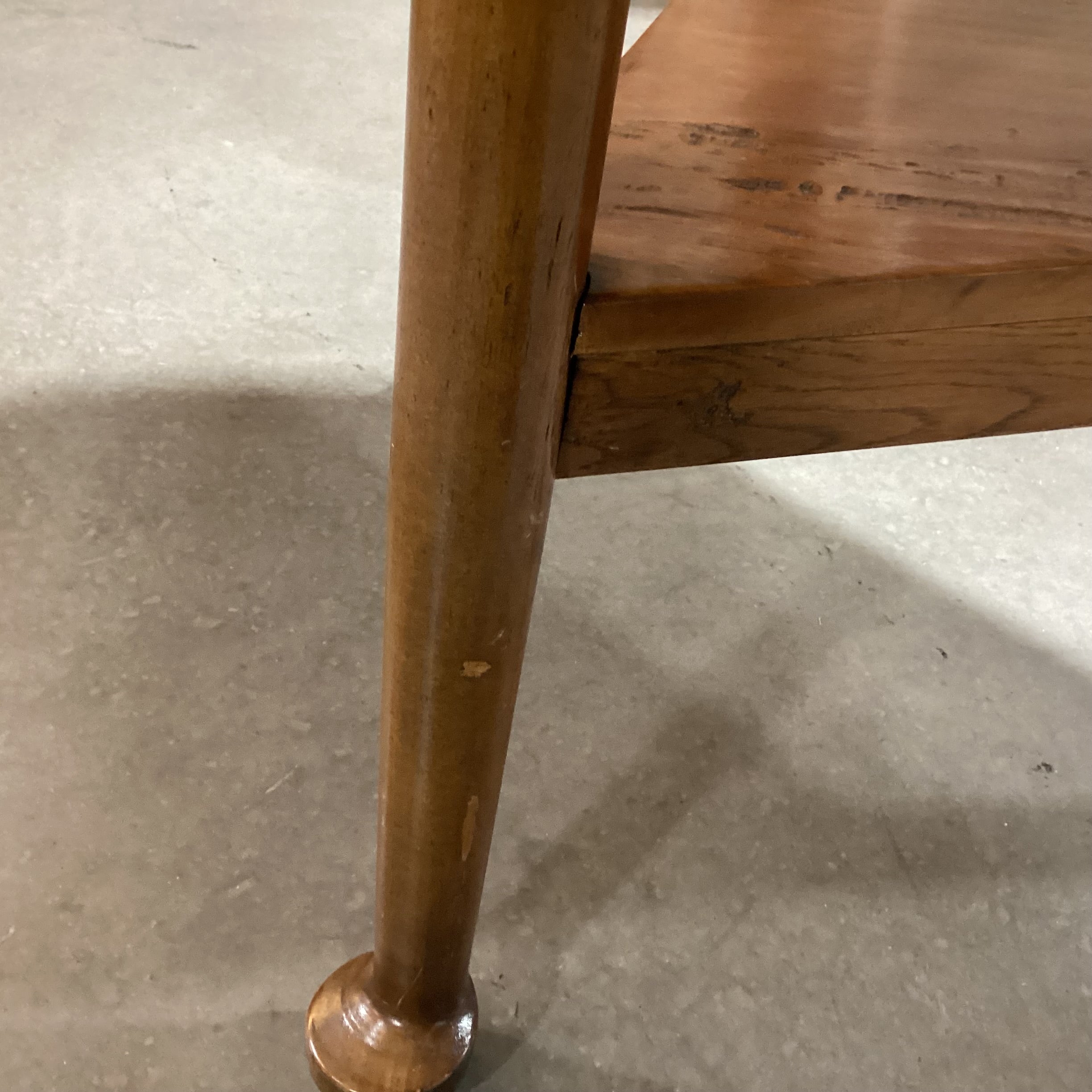 Essex Pad Foot With Shelf Cricket Accent Table 30" diameter x 27"