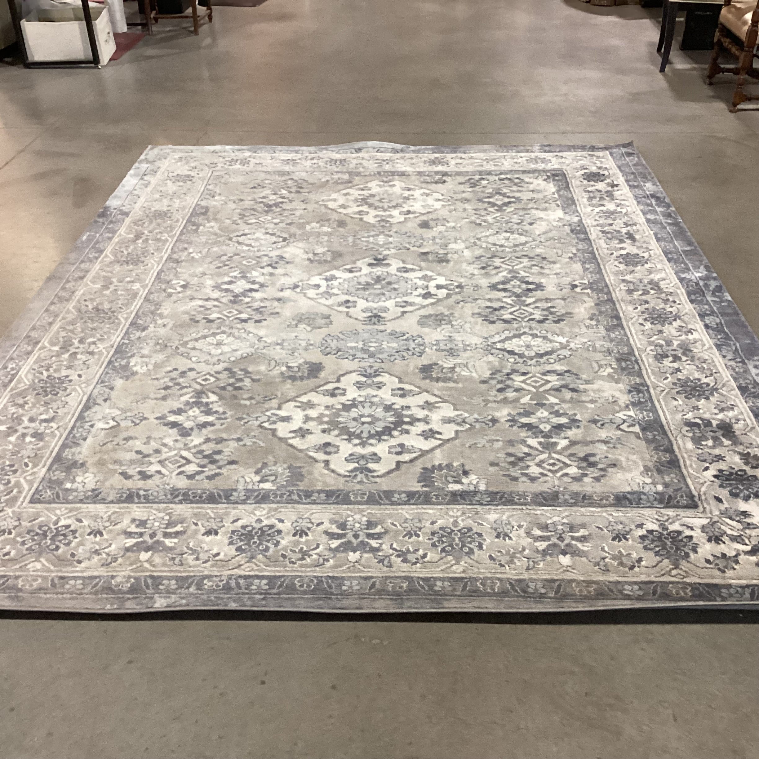 Bazaar Elegance Grey Blue Poly Rug 7'10"x 10'2"