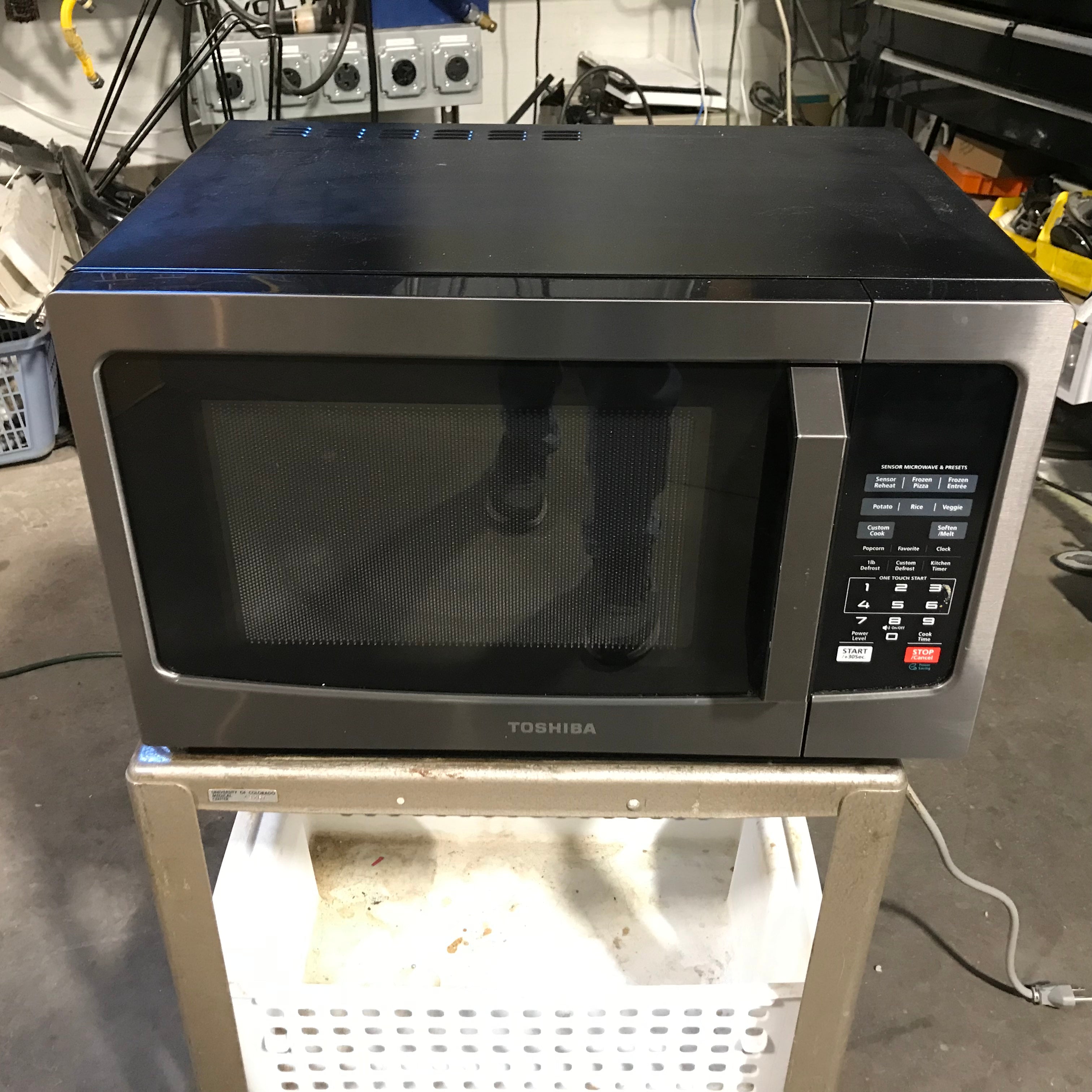 Toshiba Stainless Steel Countertop Microwave 20.5"x 16"x 12.5"