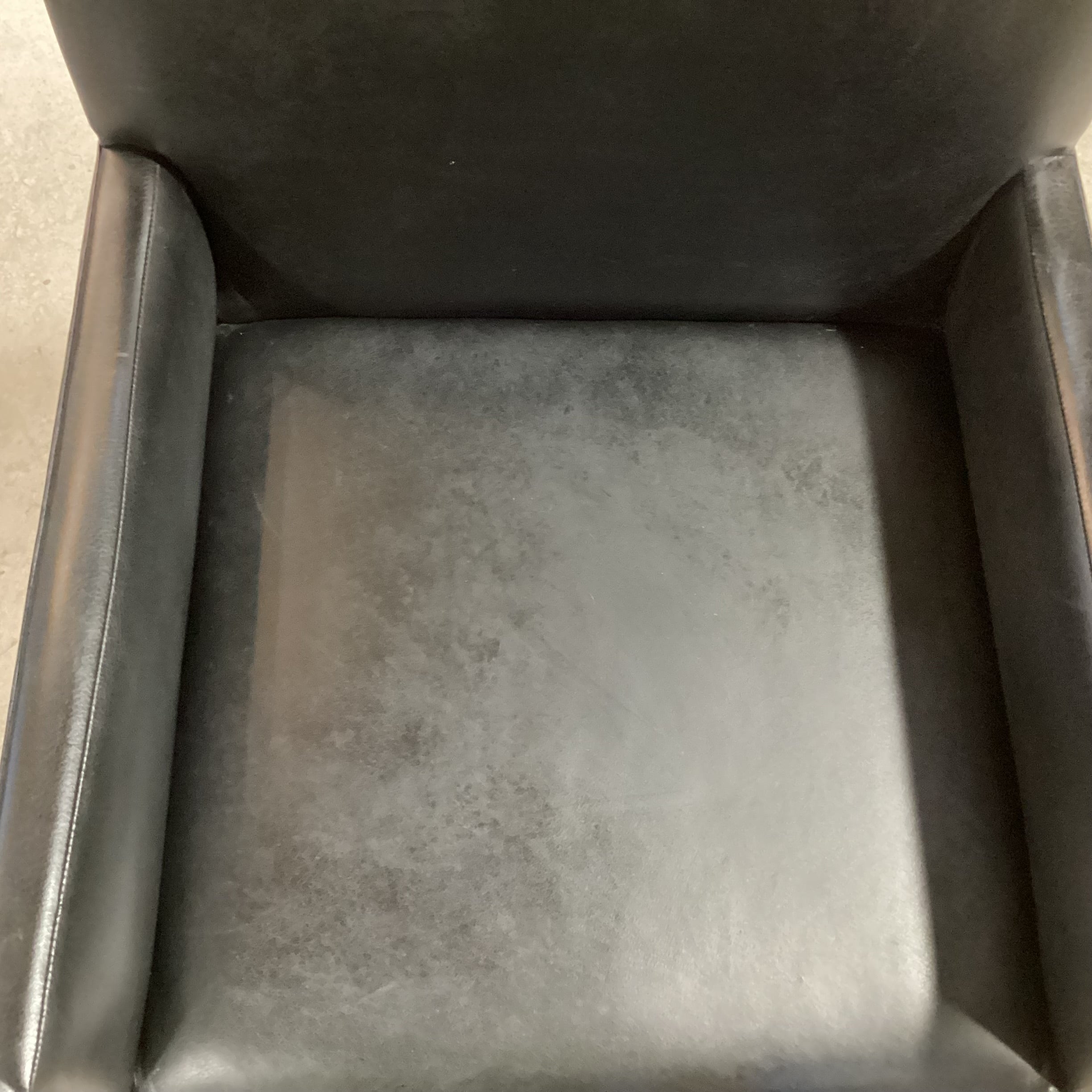Black Leather Modern Box Style Chair 25"x 24"x 32"