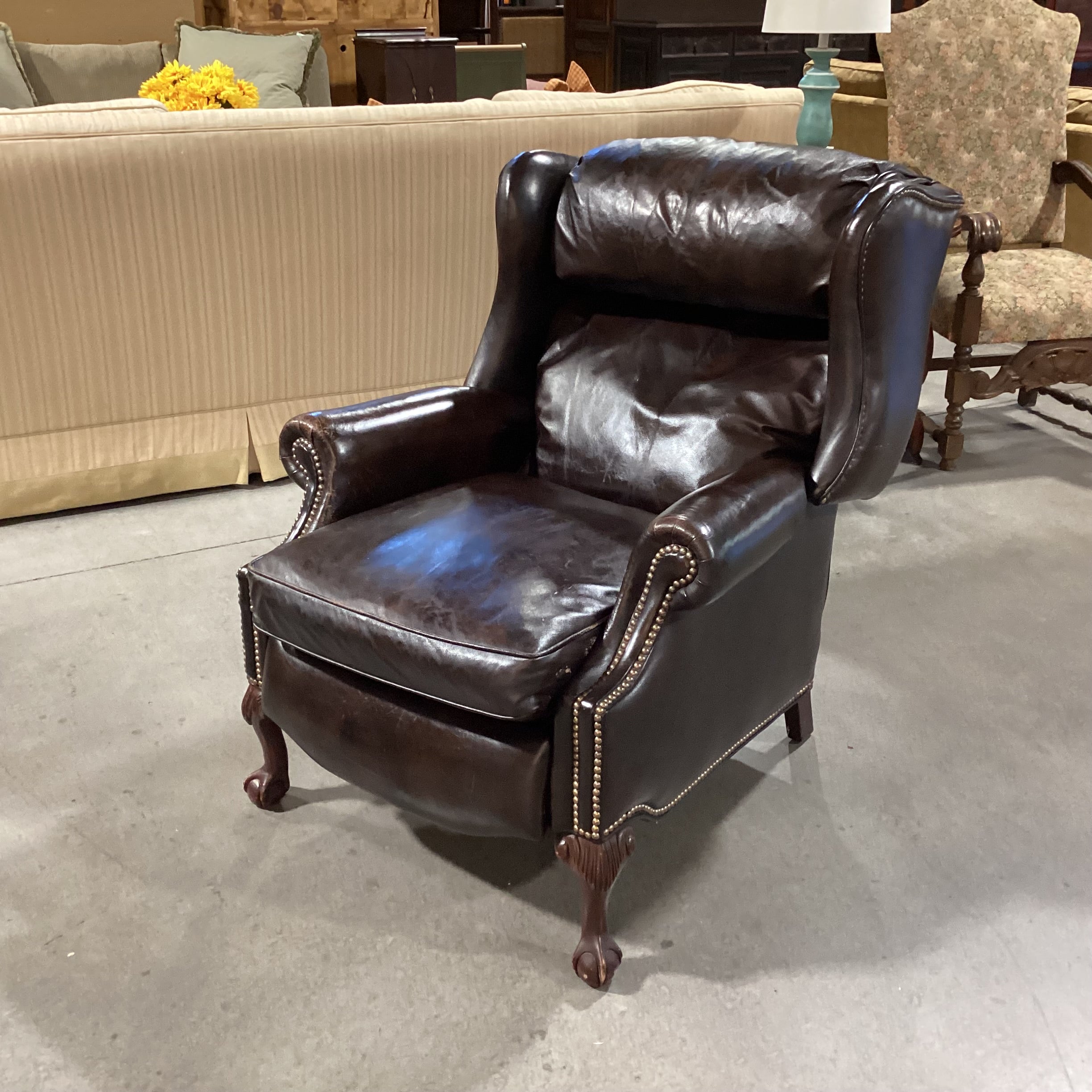 Bradington Young Leather Nailhead Claw & Ball Feet Winged Recliner Chair 34"x 38" to 68"x 40"