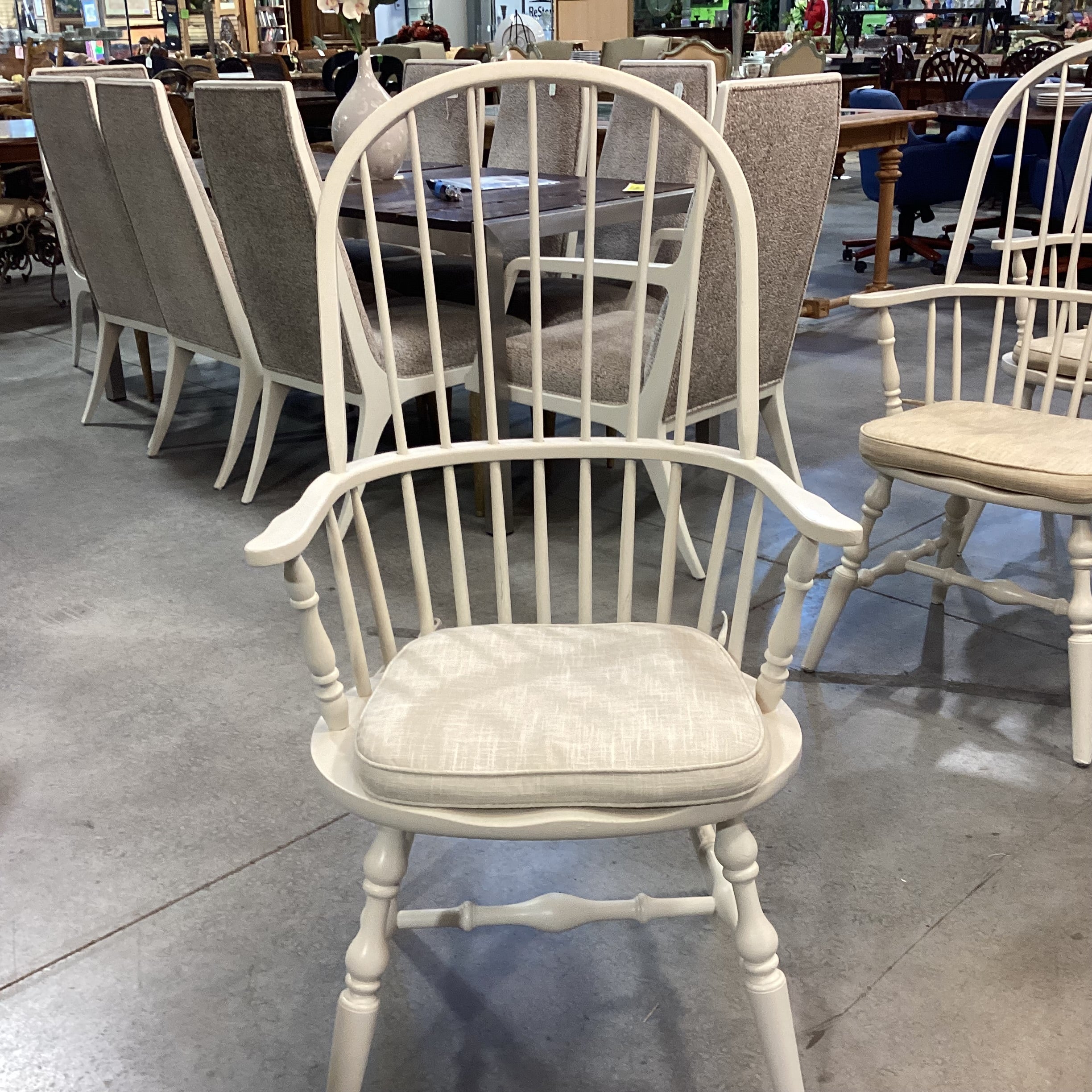SET of 8 Vintage Windsor Cream Carved Wood Armed Dining Chairs 24"x 24"x 45"