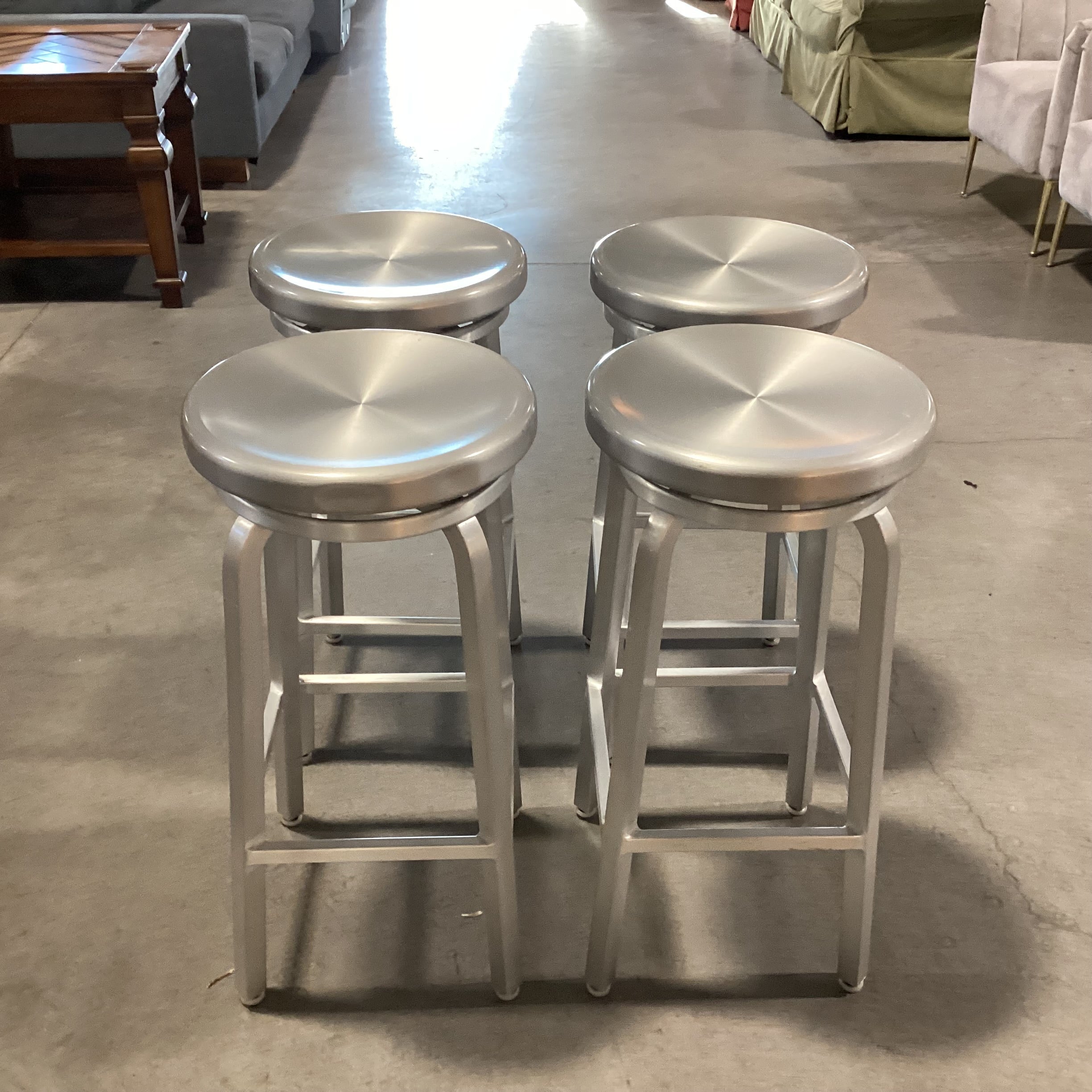 Set of 4 Aluminum Swivel Barstools 30"