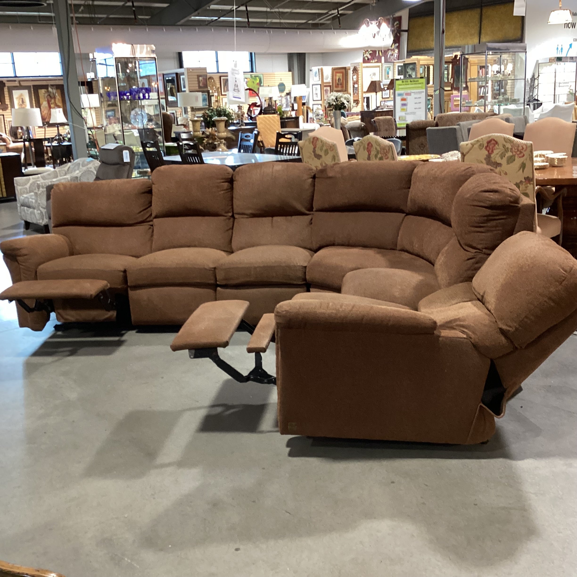Elway by Bassett Brown Woven 6 Piece with 2 End Recliners Sectional 118"x 100"x 37"x 40"