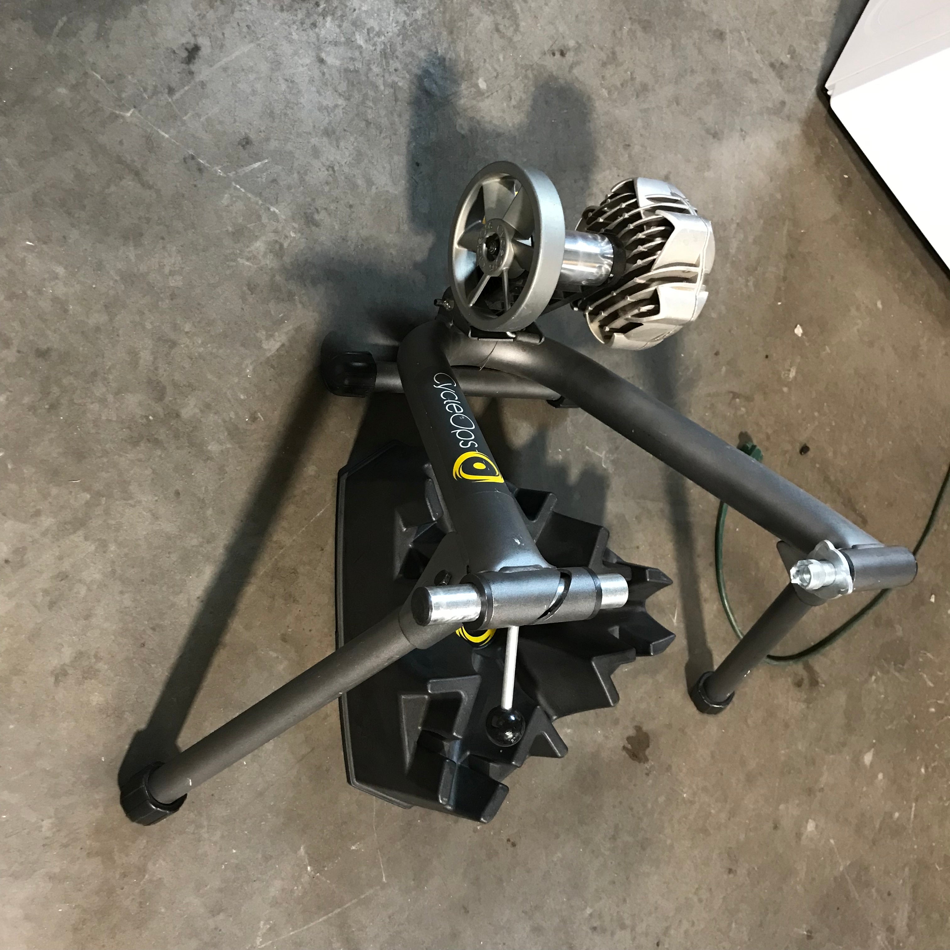 Cycleops Fluid Grey Bike Trainer  27"x 24"x 16" (With Wheel Base)