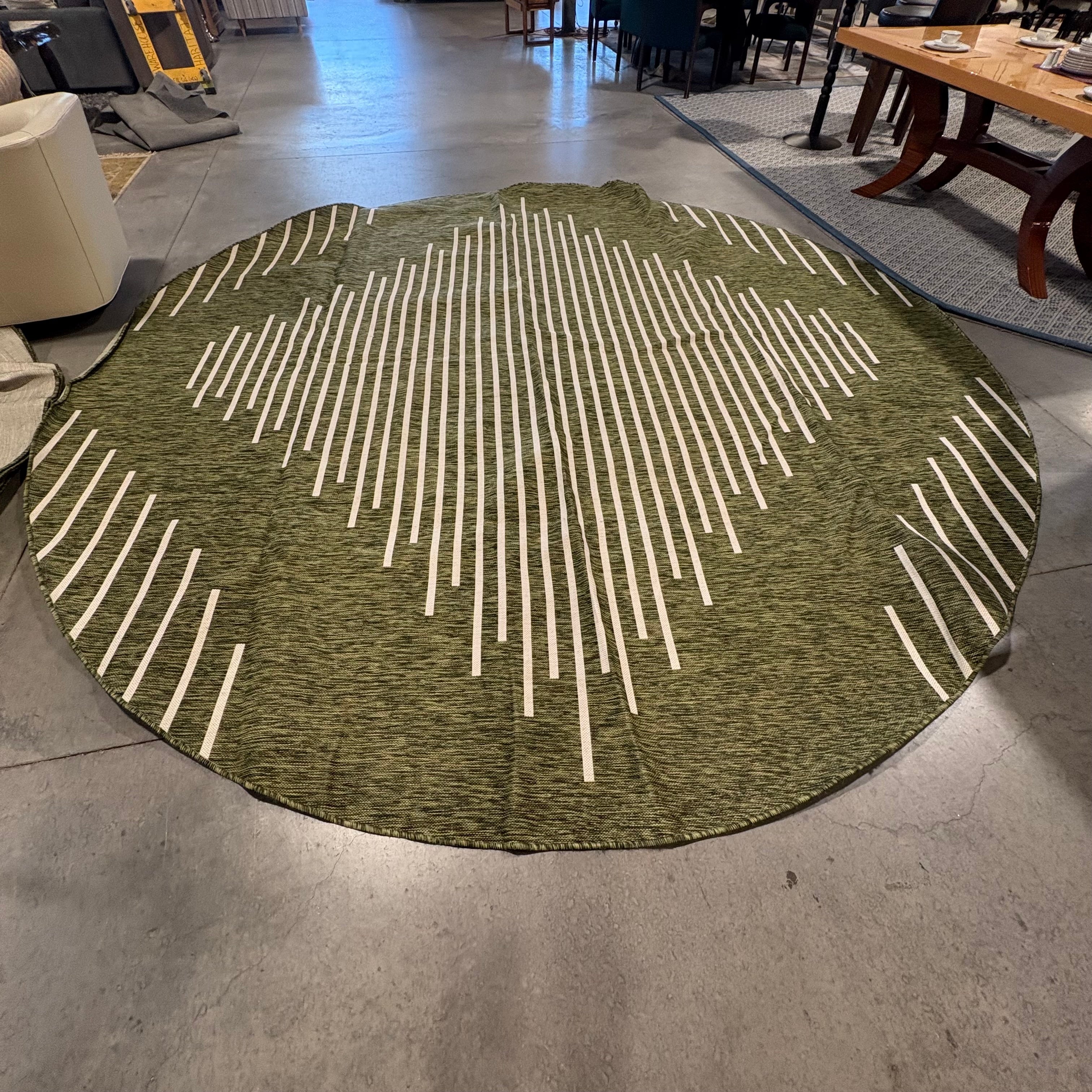 Unique Loom Green Geometric Round Poly Outdoor Rug 13' Diameter