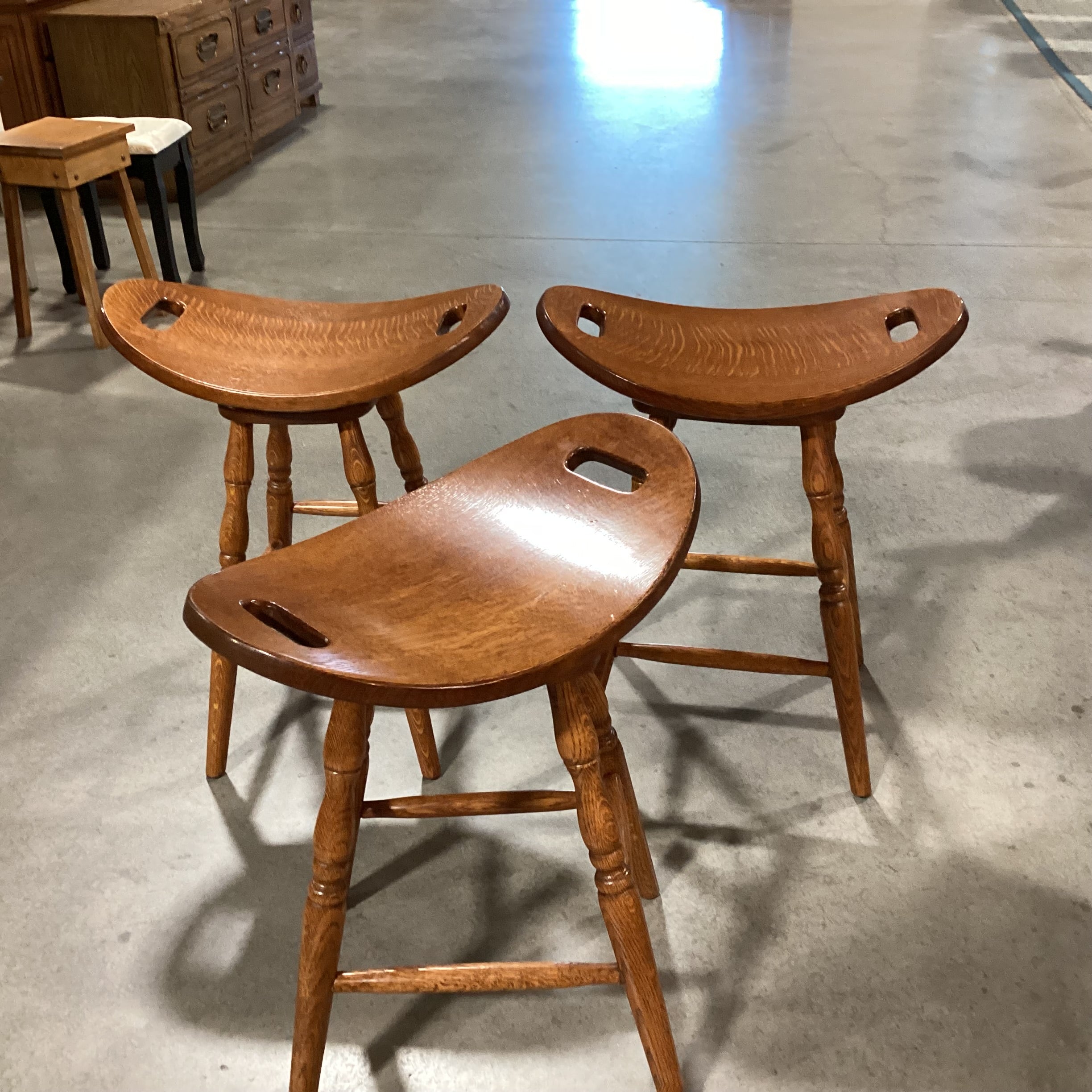 SET of 3 Solid Finished Carved Oak Swivel Saddle Seat Barstools 24"