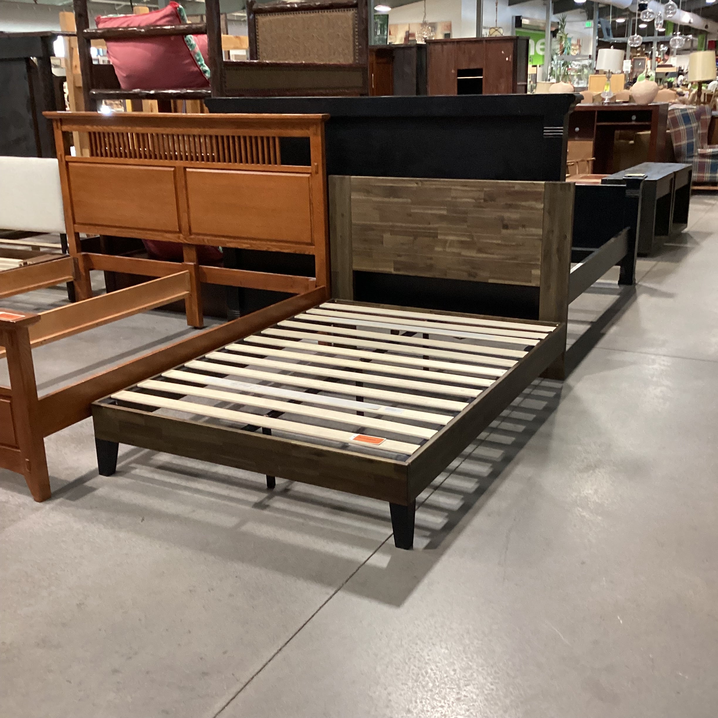 Full Solid Dark Finish Bedset 54"x 76.5"x 39.5"