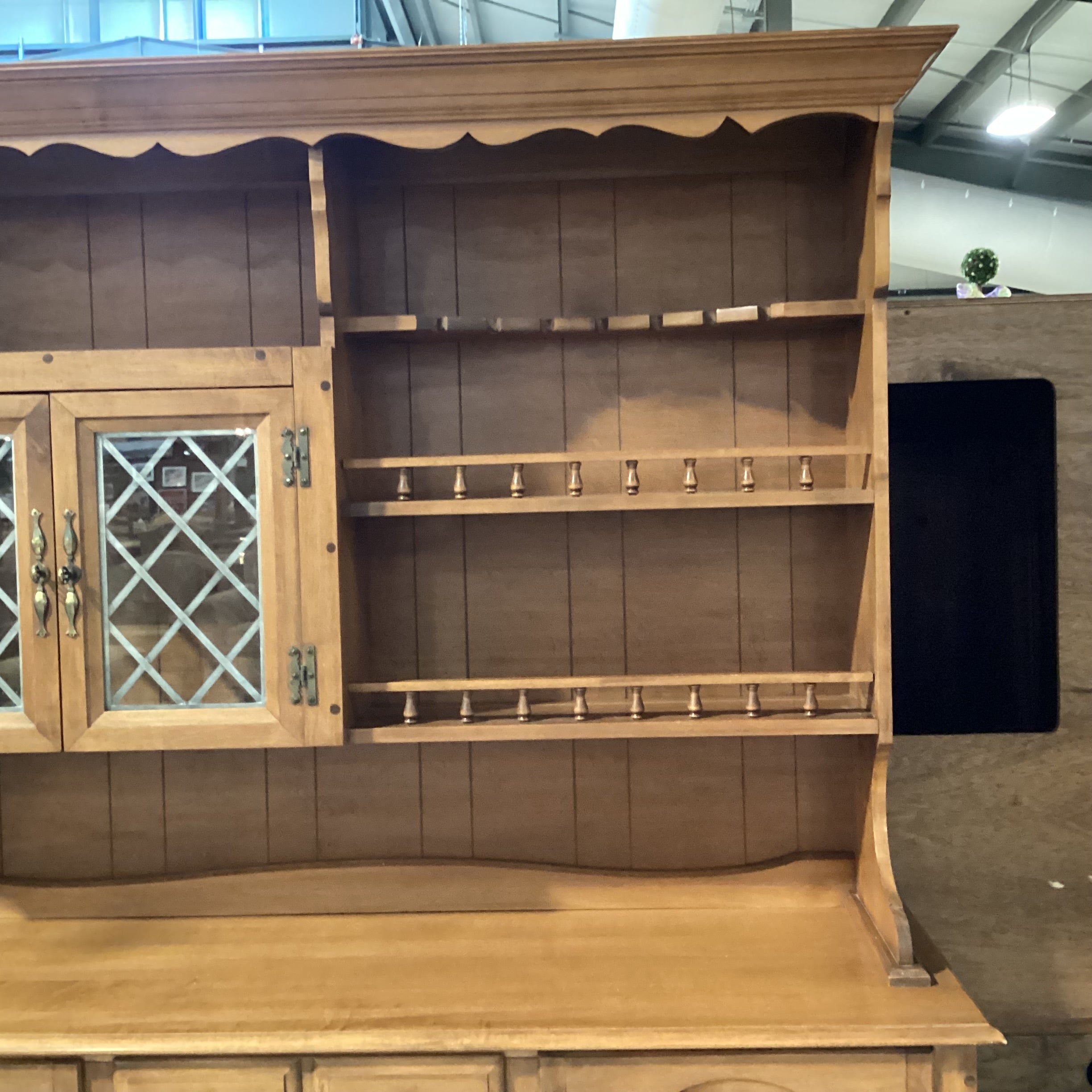 Sprague & Carleton Vintage Colonial Style Solid Rock Maple 4 Door 4 Drawer 2 Piece Hutch 62"x 19"x 75"