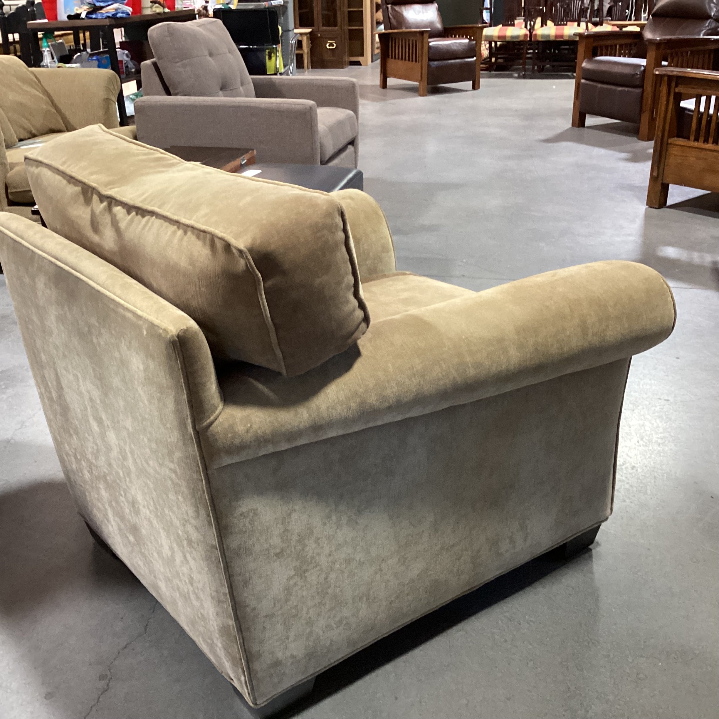 Richter Furniture Golden Velvet Roll Arm Chair 42"x 38"x 32"